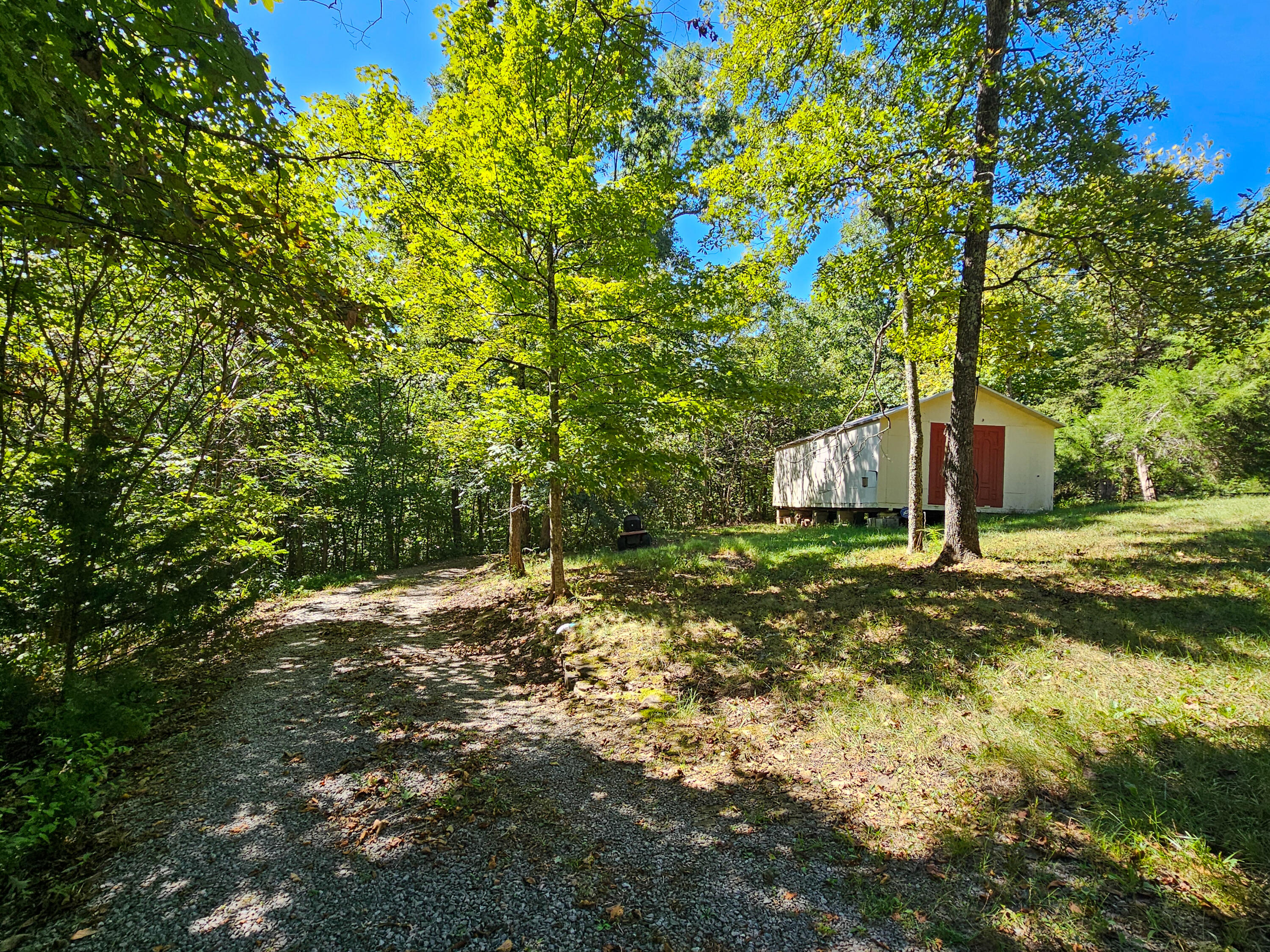 1960 Chestnut Grove Road Property Photo 17
