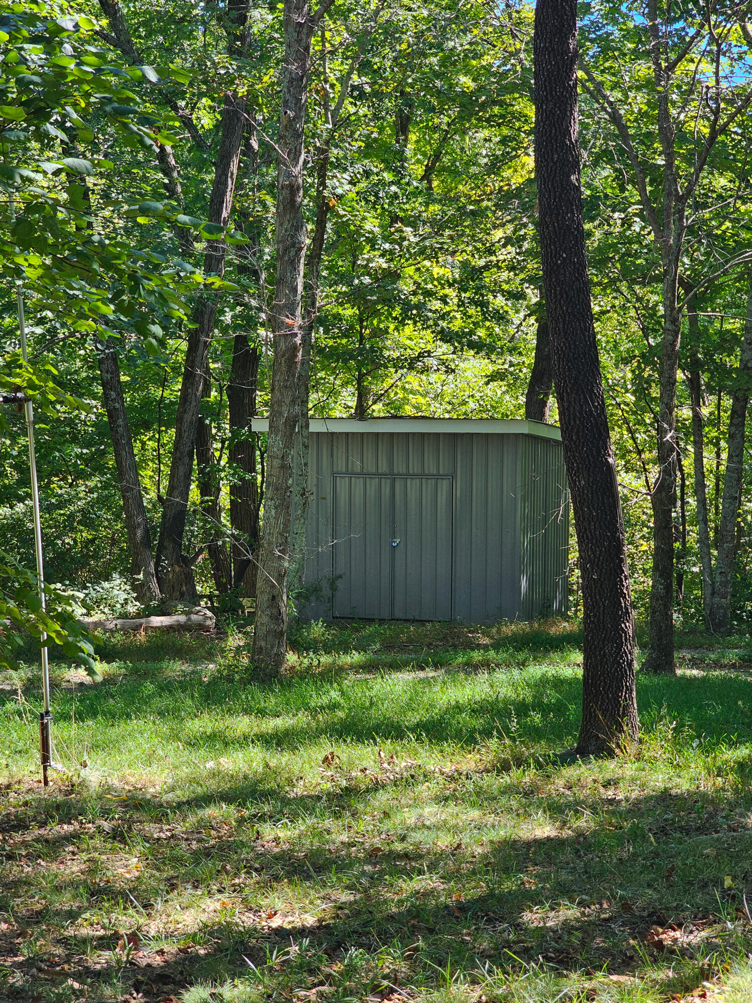 1960 Chestnut Grove Road Property Photo 20