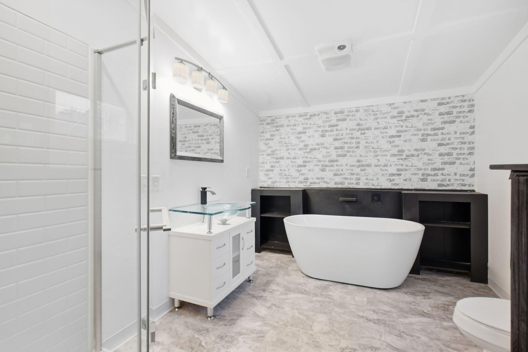 169 Lois Lane Property Photo 8