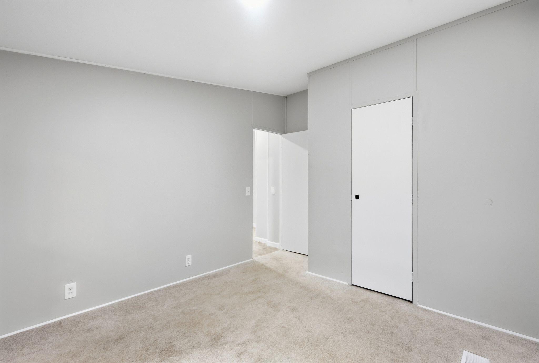 169 Lois Lane Property Photo 13