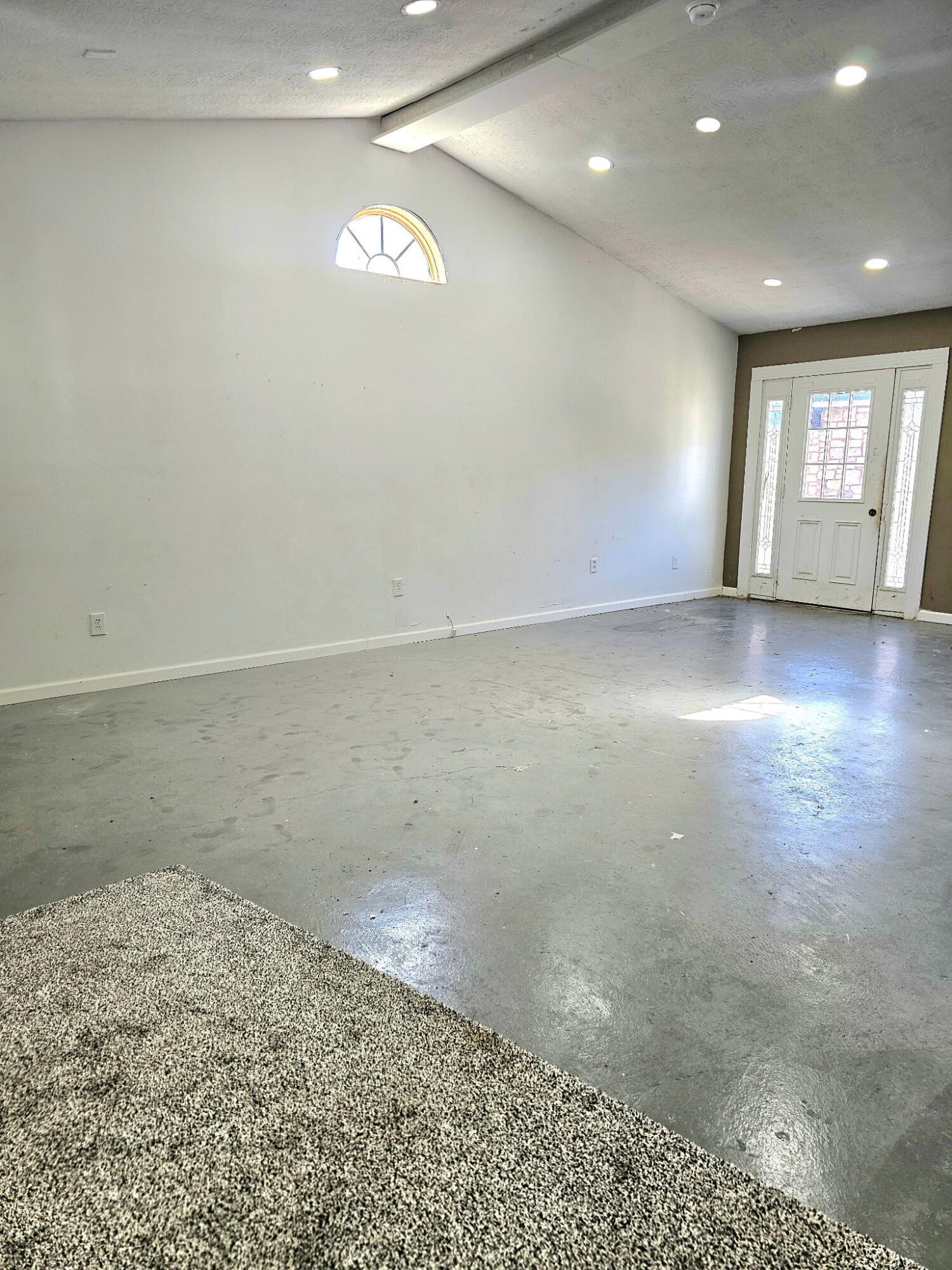 169 Lois Lane Property Photo 14
