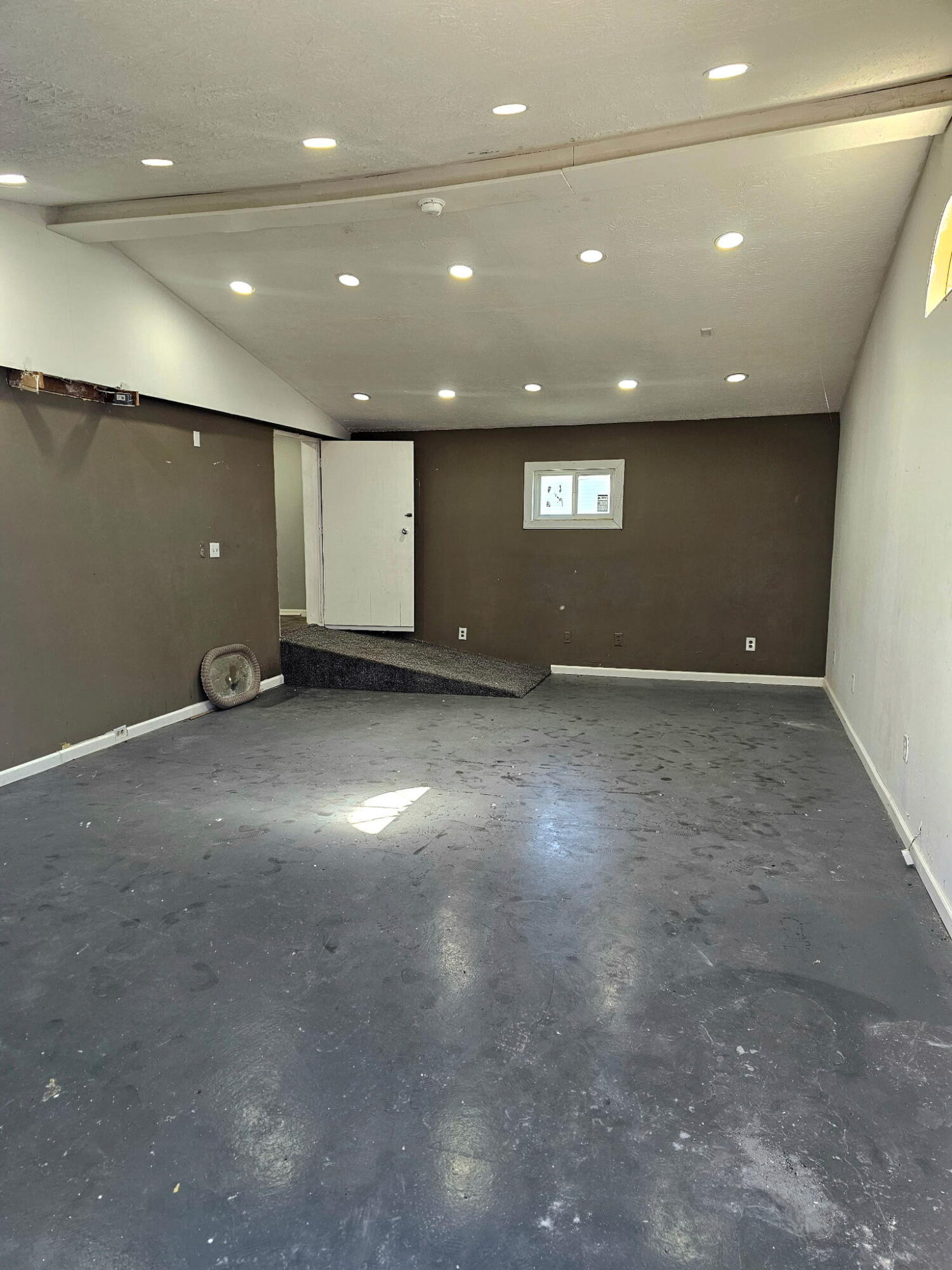 169 Lois Lane Property Photo 15