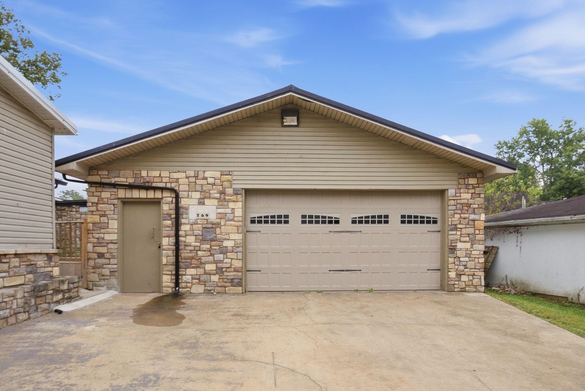 169 Lois Lane Property Photo 16