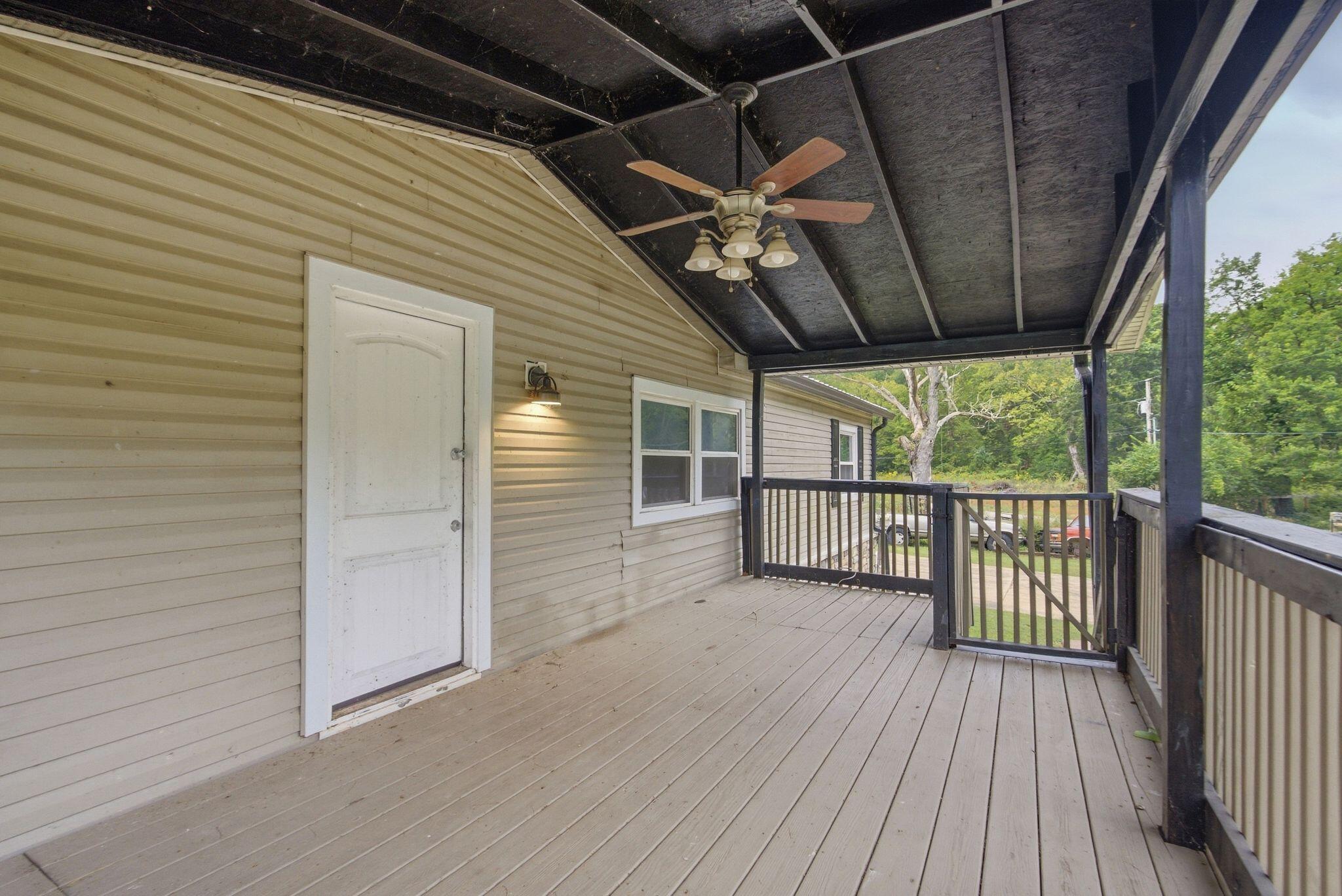 169 Lois Lane Property Photo 18