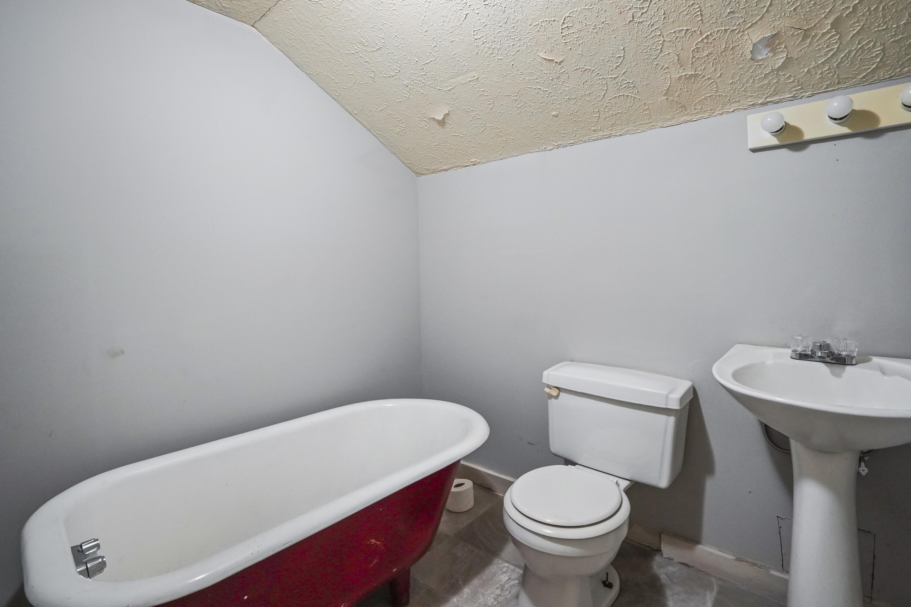 118 Beecher Street Property Photo 23
