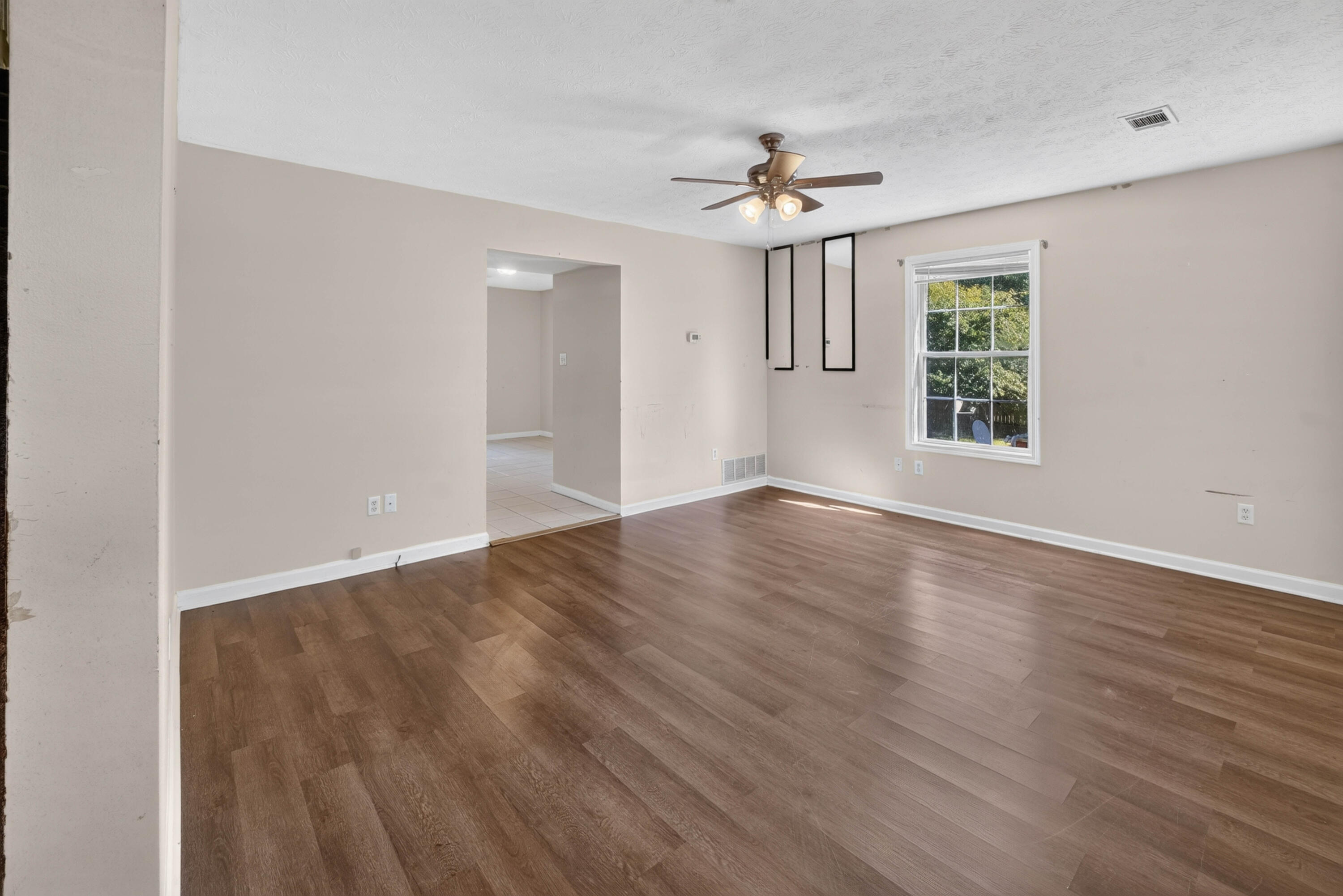 1048 Blackwell Court Property Photo 2