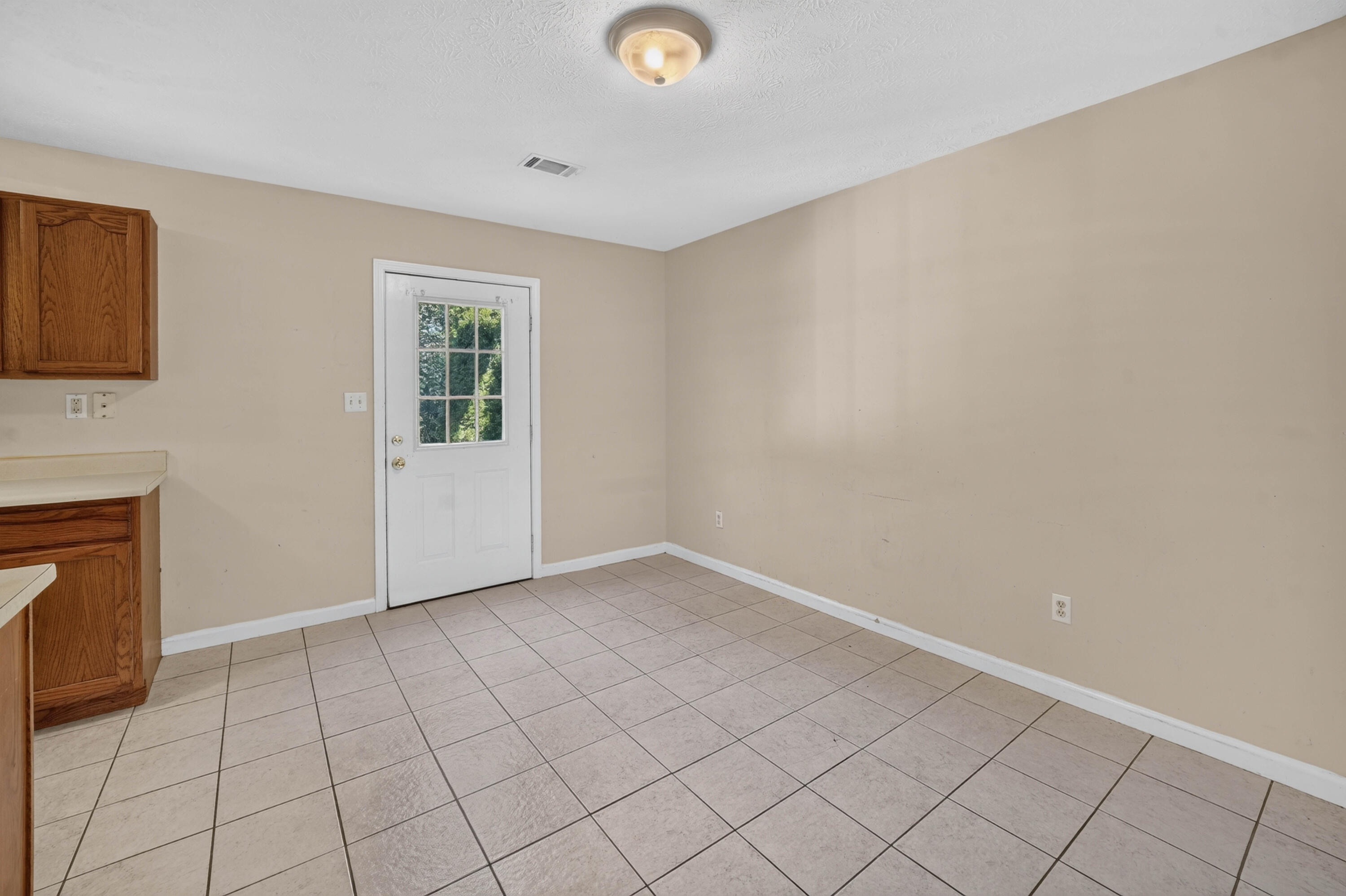 1048 Blackwell Court Property Photo 6