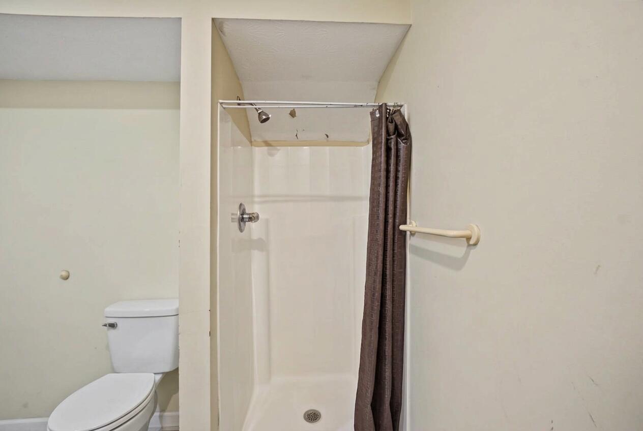 1048 Blackwell Court Property Photo 9