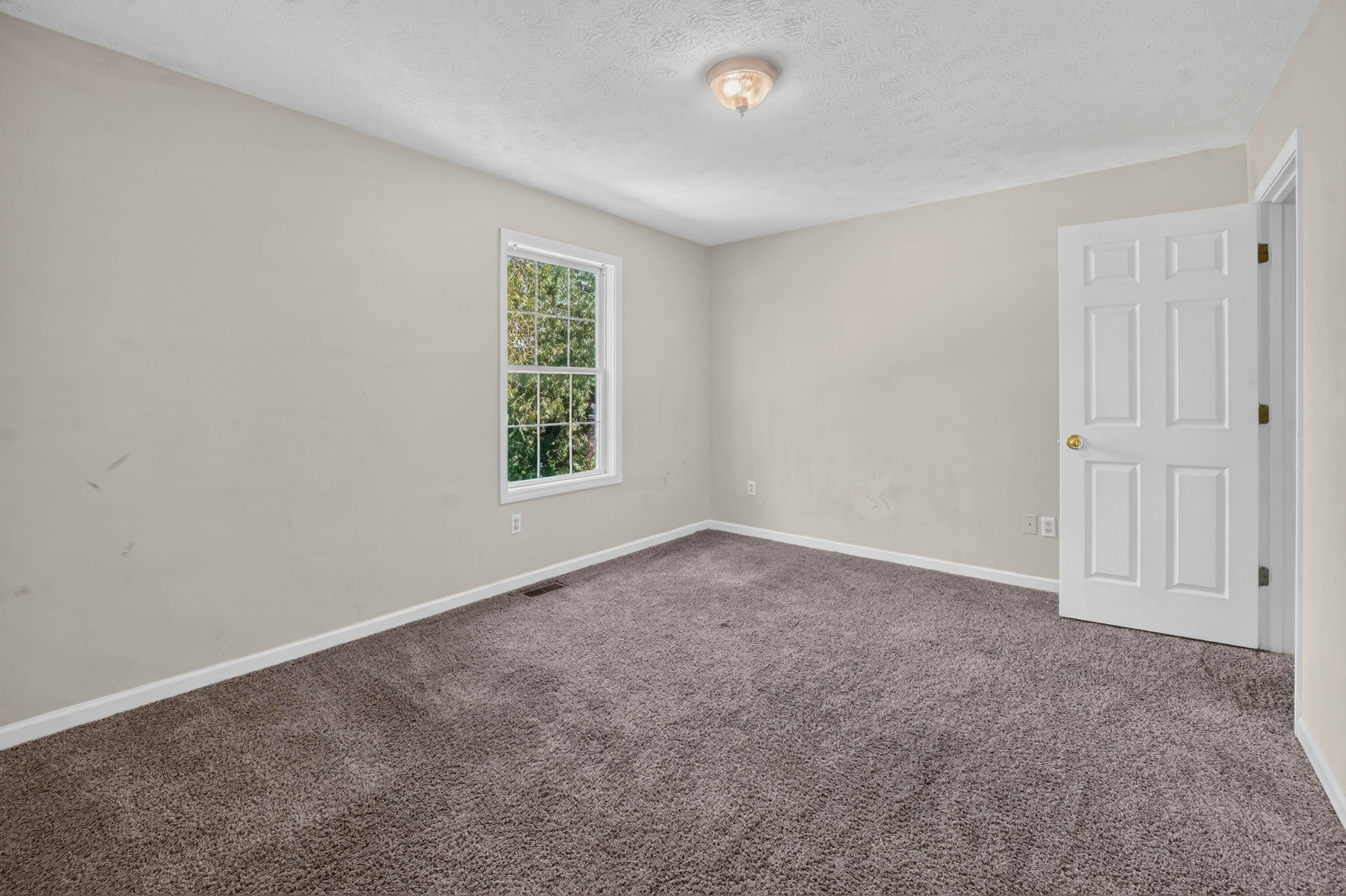 1048 Blackwell Court Property Photo 12
