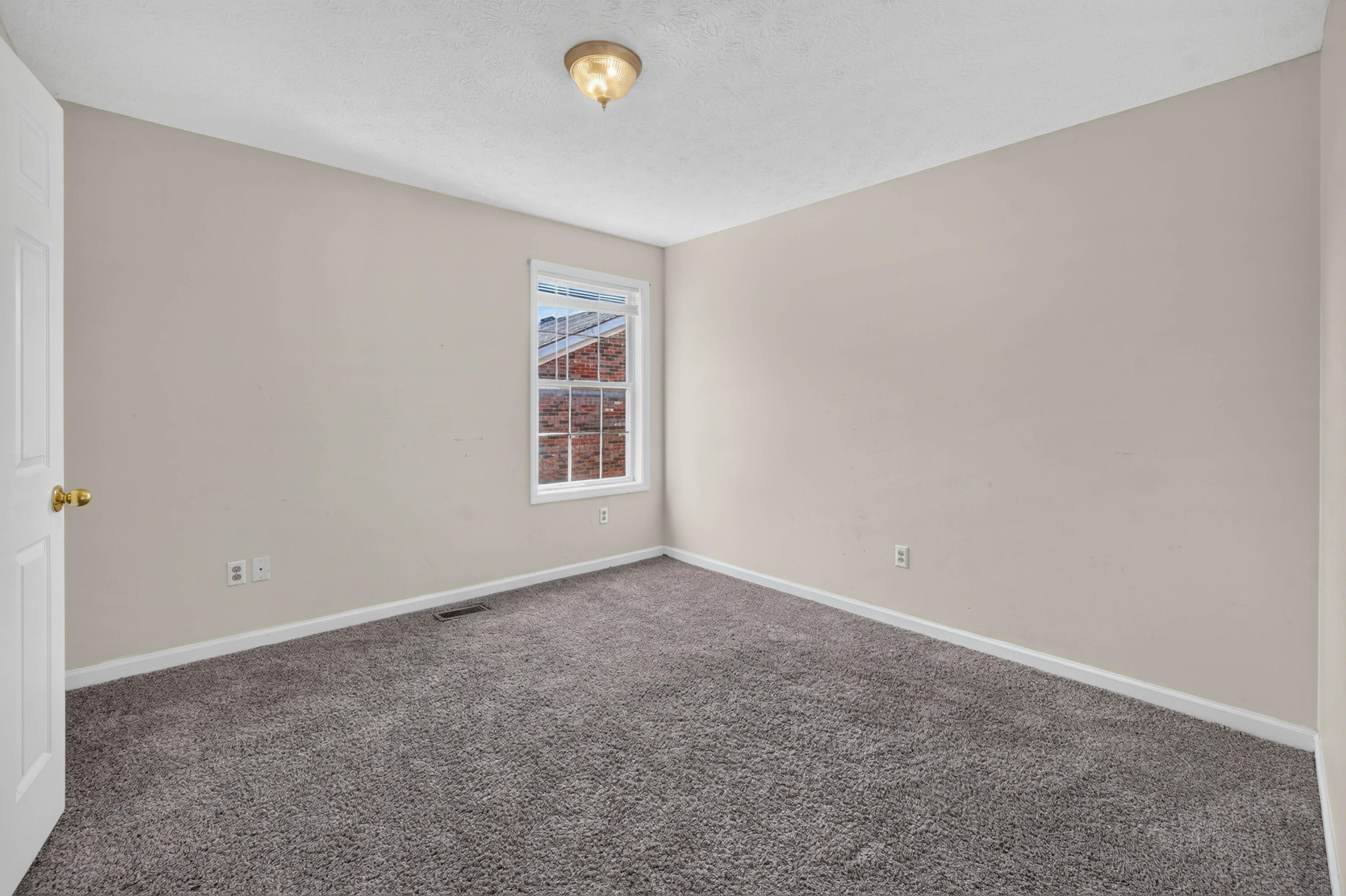 1048 Blackwell Court Property Photo 13