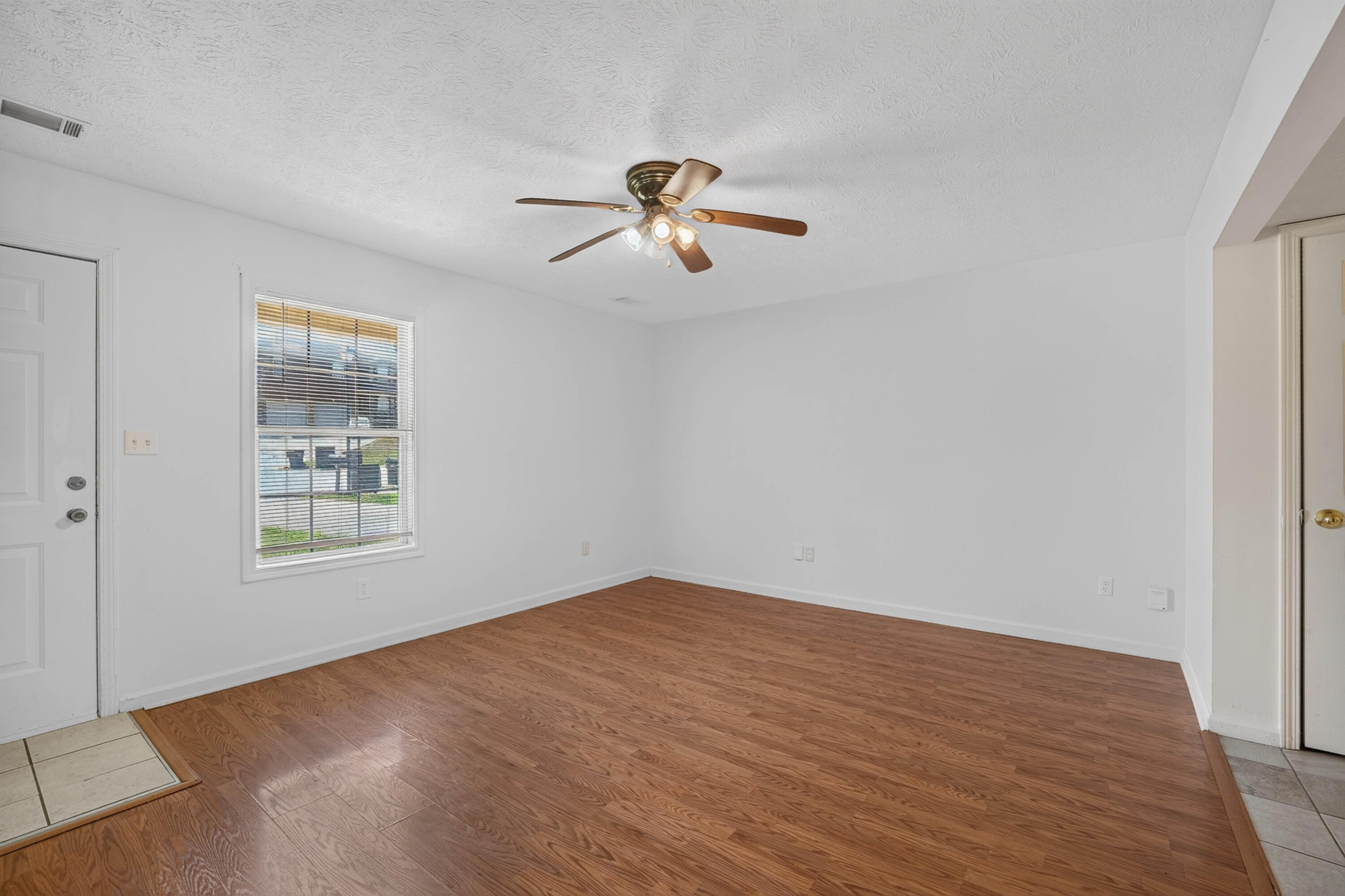 1048 Blackwell Court Property Photo 17