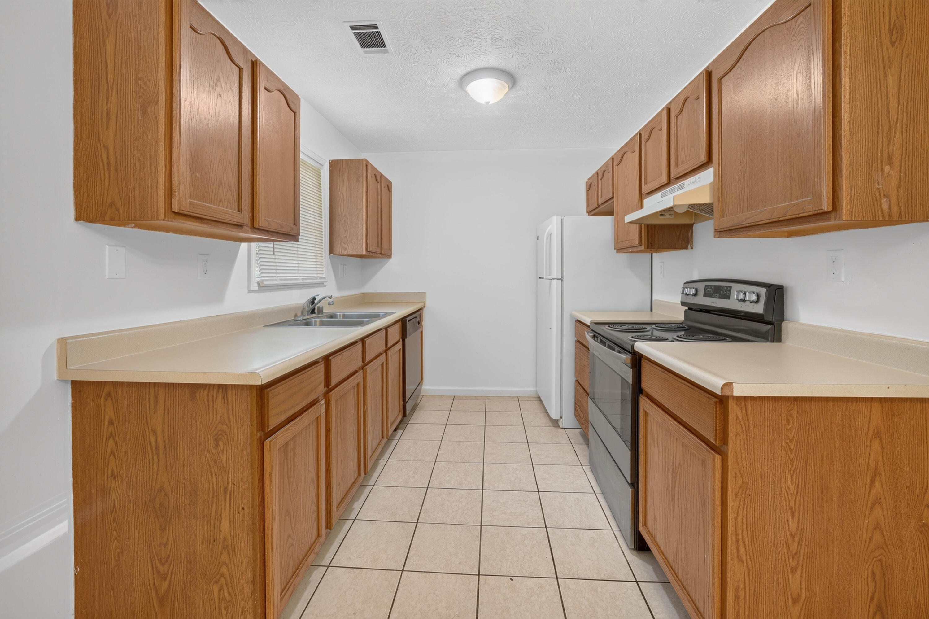 1048 Blackwell Court Property Photo 18