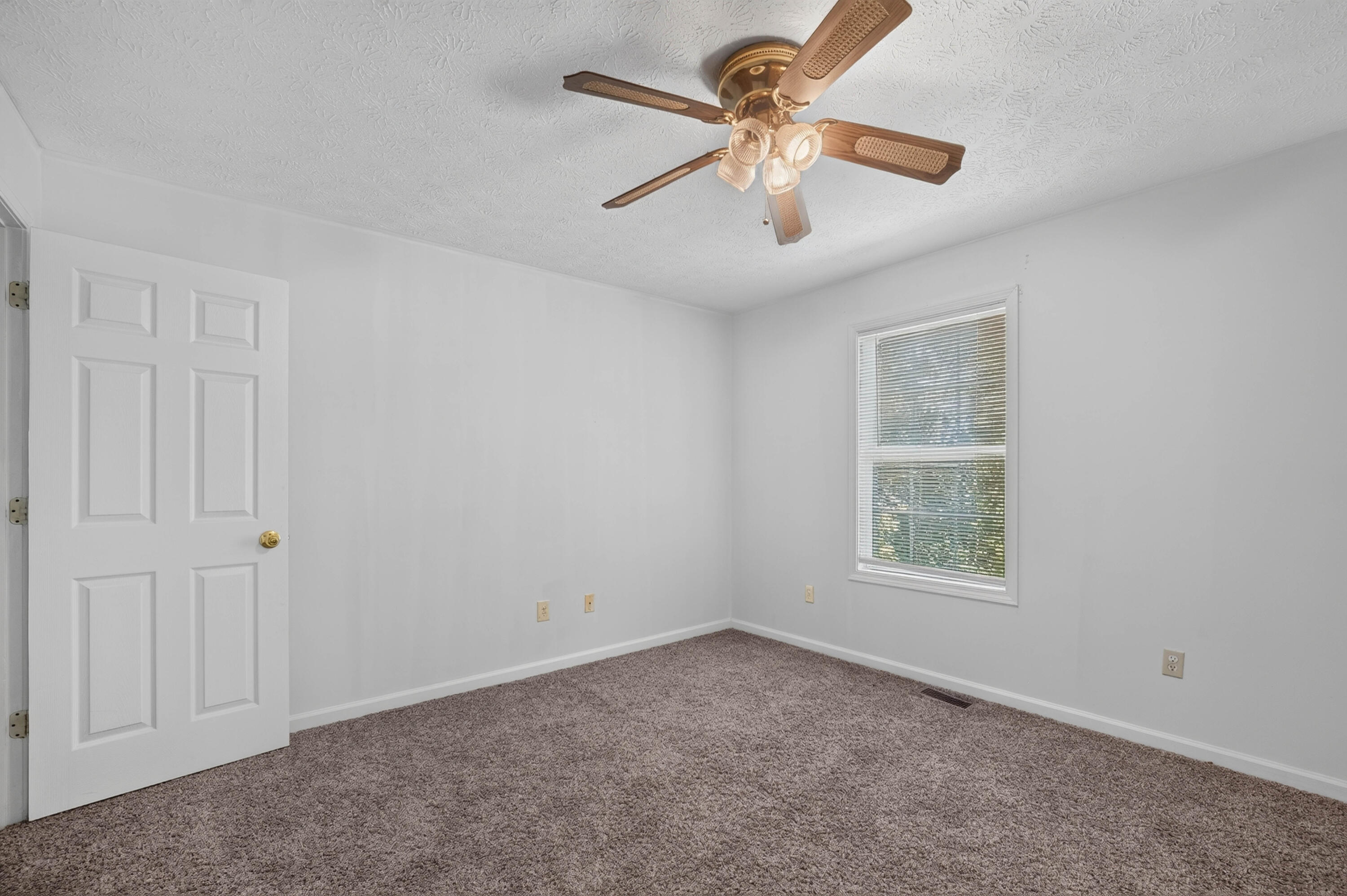 1048 Blackwell Court Property Photo 23