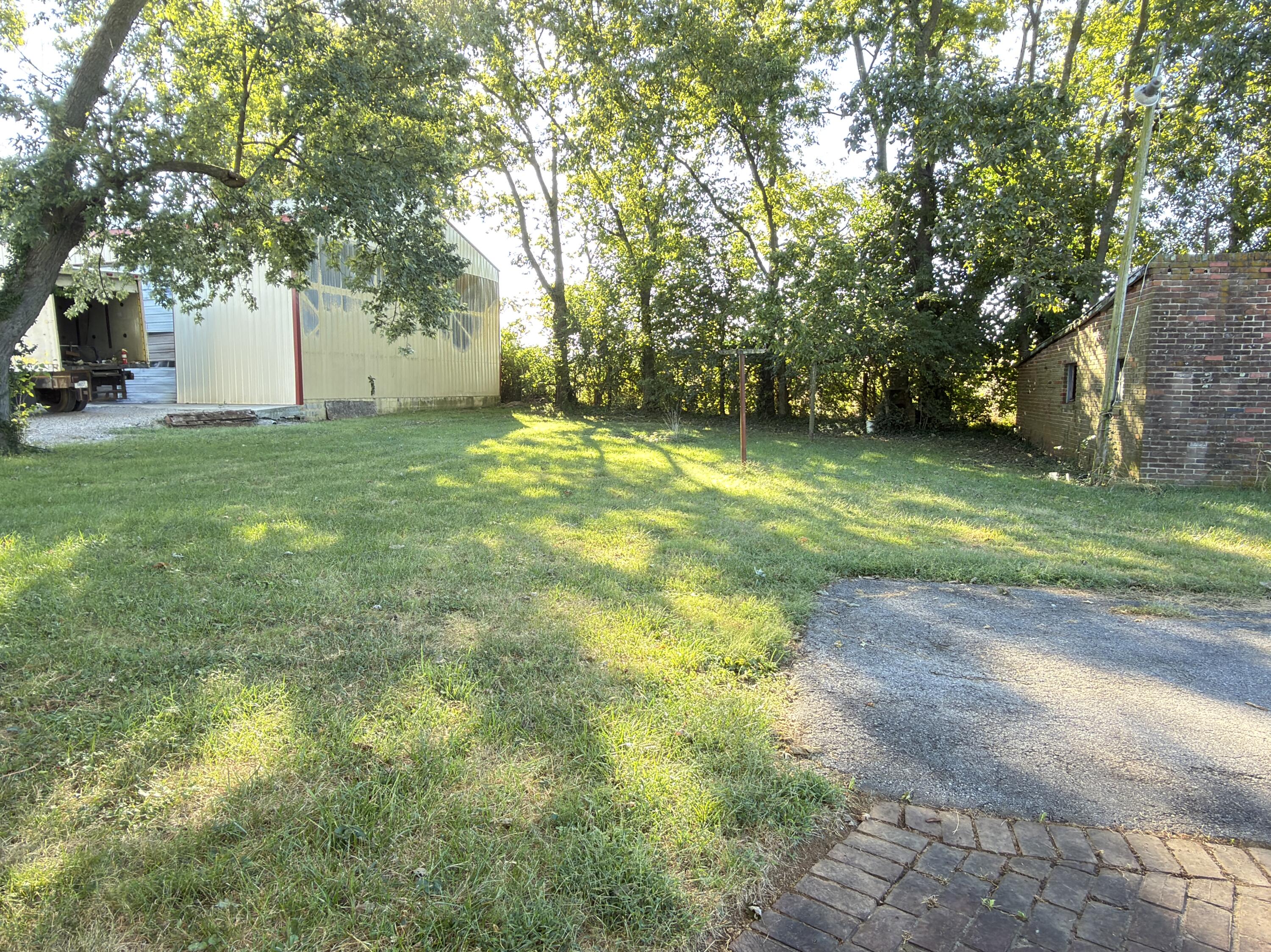 984 Lexington Road Property Photo 5