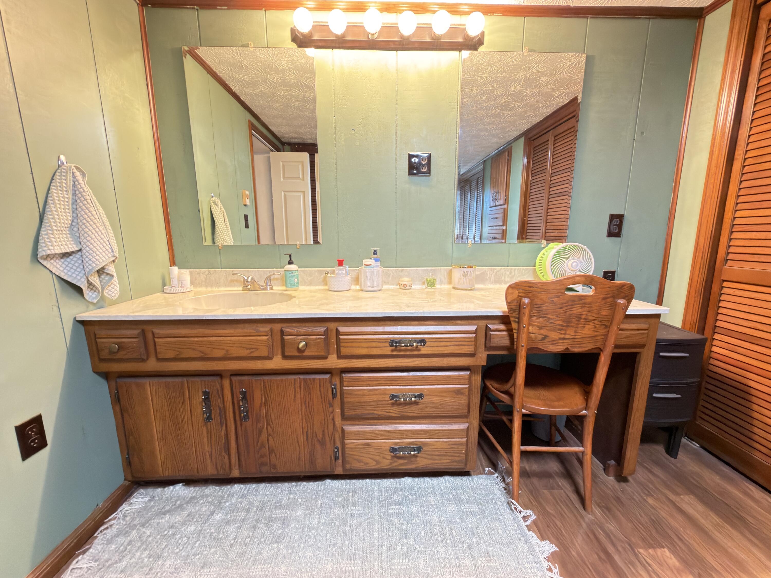984 Lexington Road Property Photo 37
