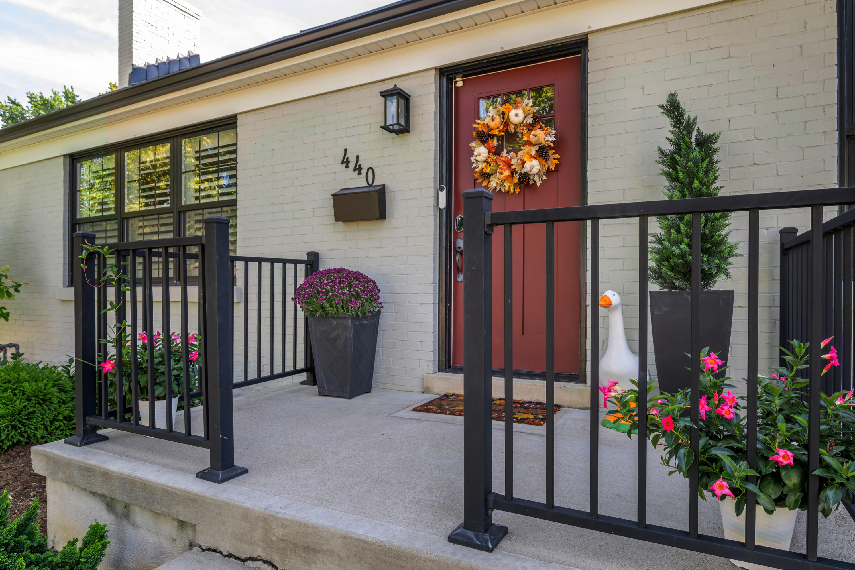 440 Longview Drive Property Photo 3