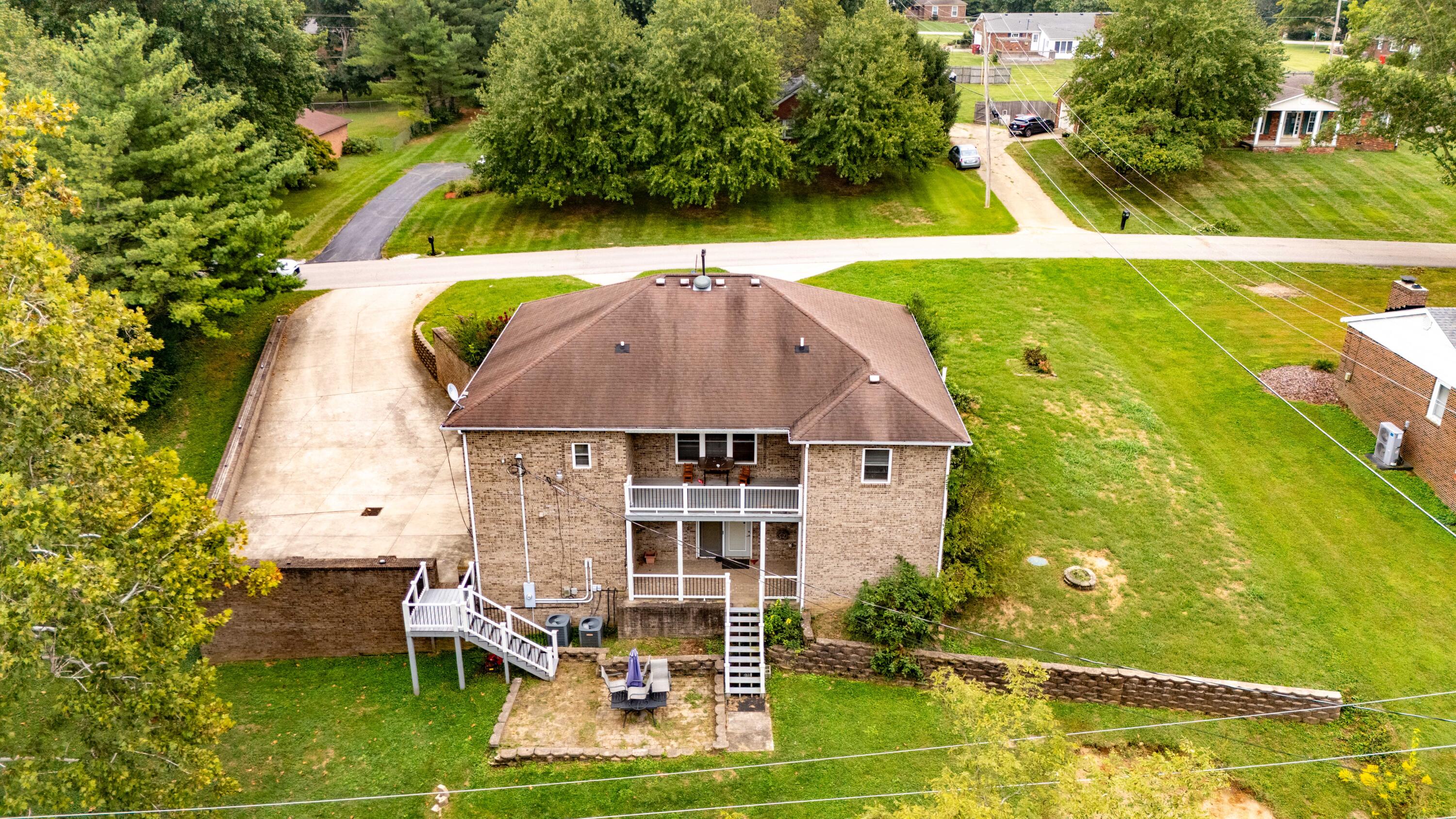 713 Winterhaven Lane Property Photo 4