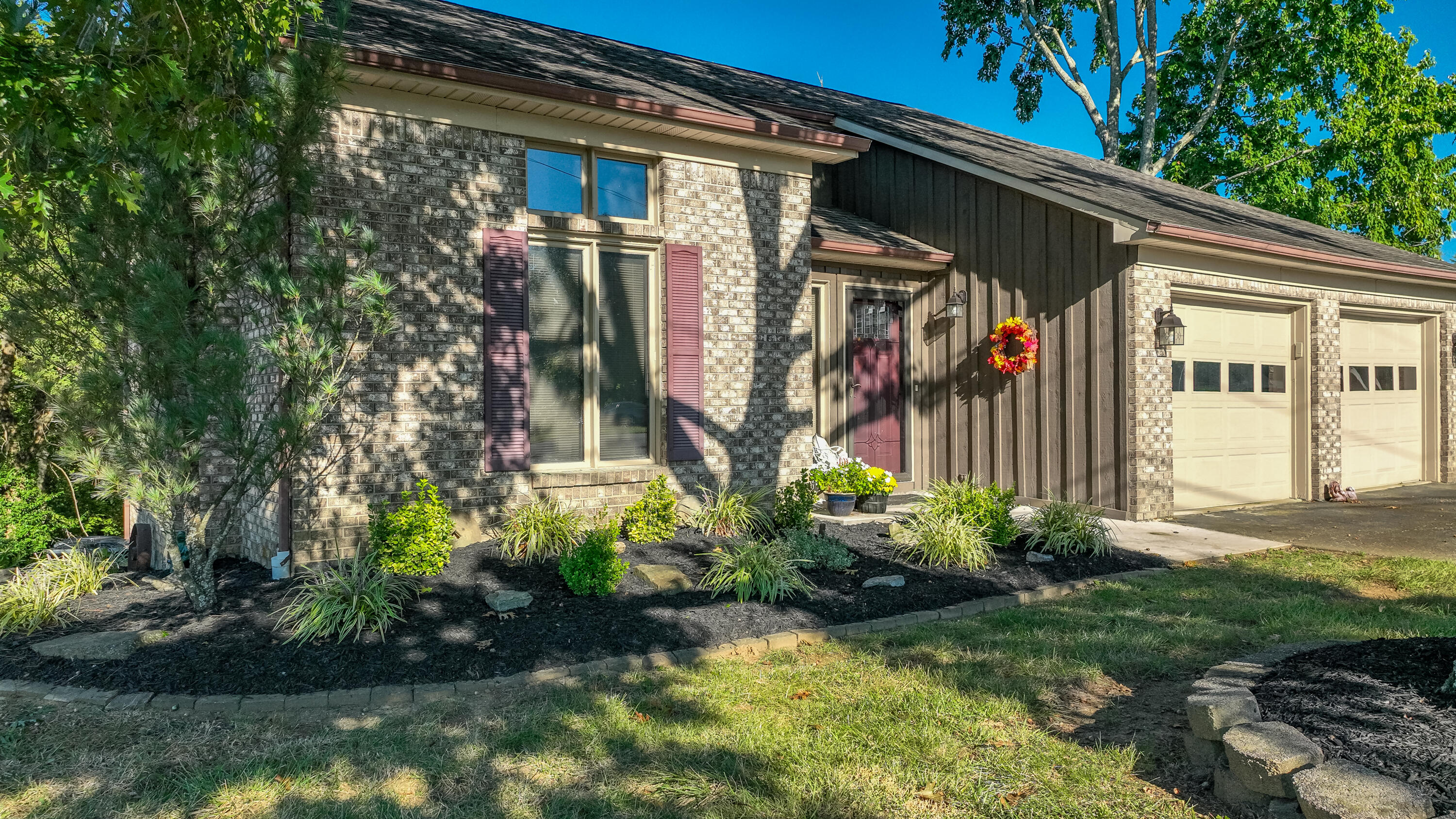 140 Redwood Drive Property Photo 1
