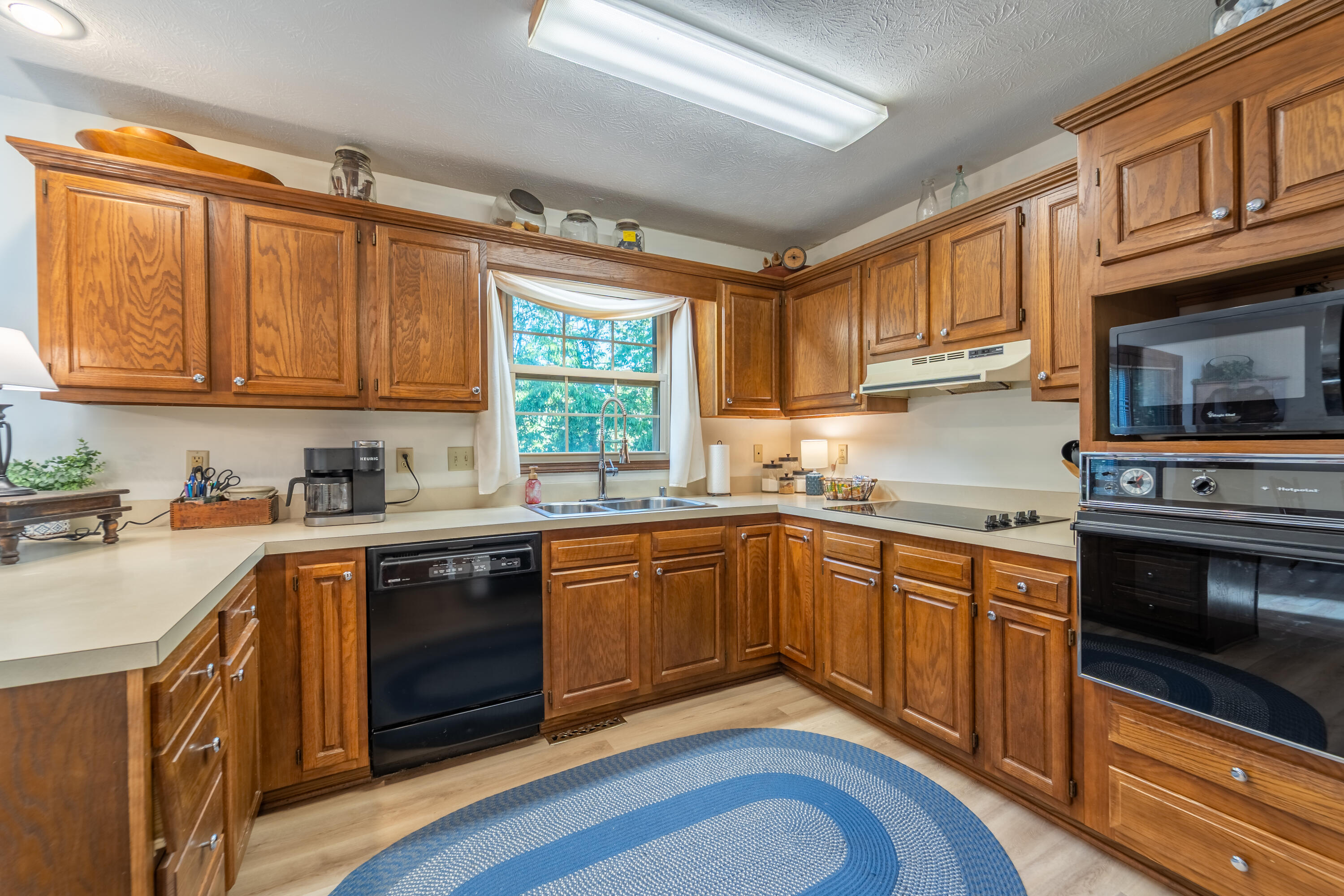 140 Redwood Drive Property Photo 16
