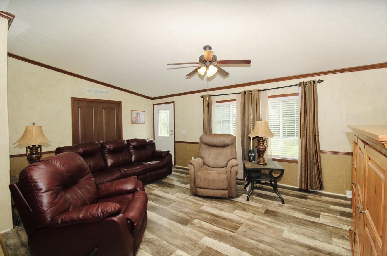 1919 Highway 293 N Property Photo 10