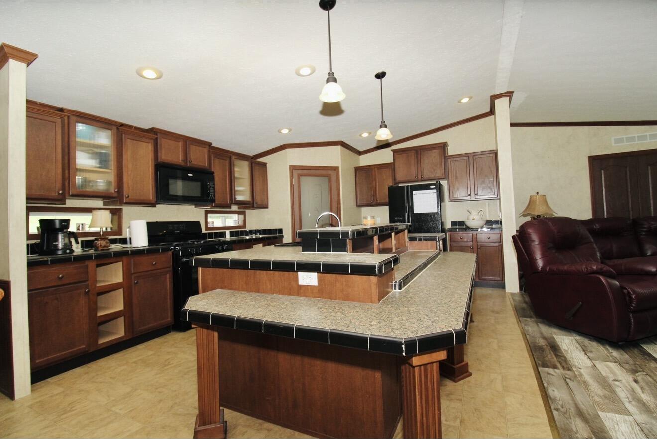 1919 Highway 293 N Property Photo 11