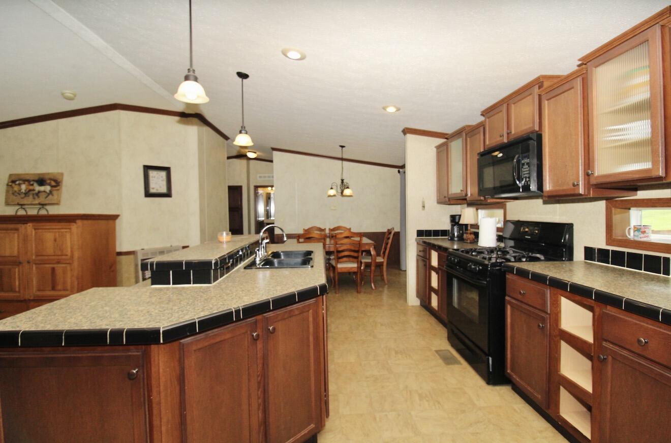 1919 Highway 293 N Property Photo 15