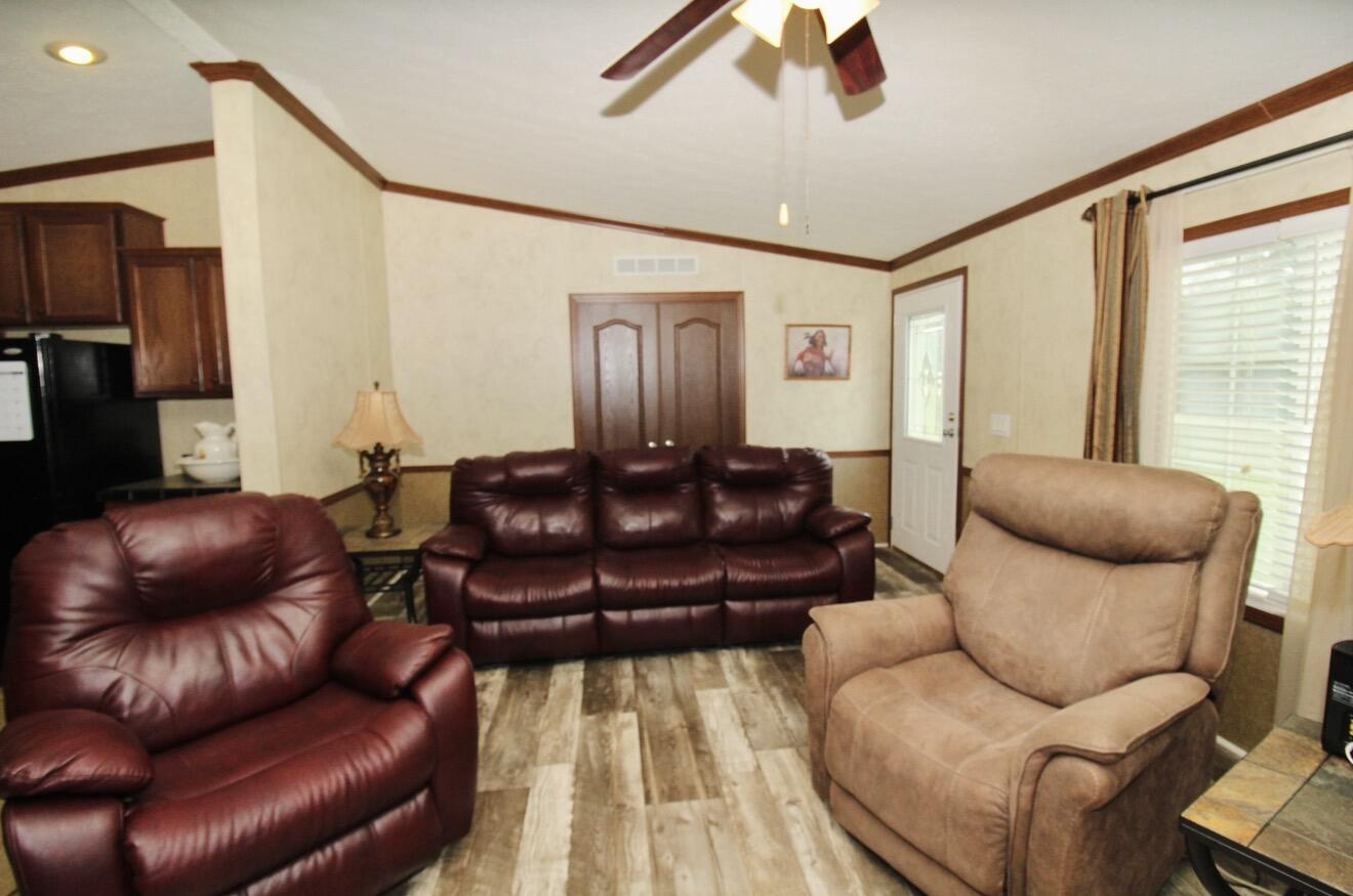 1919 Highway 293 N Property Photo 24