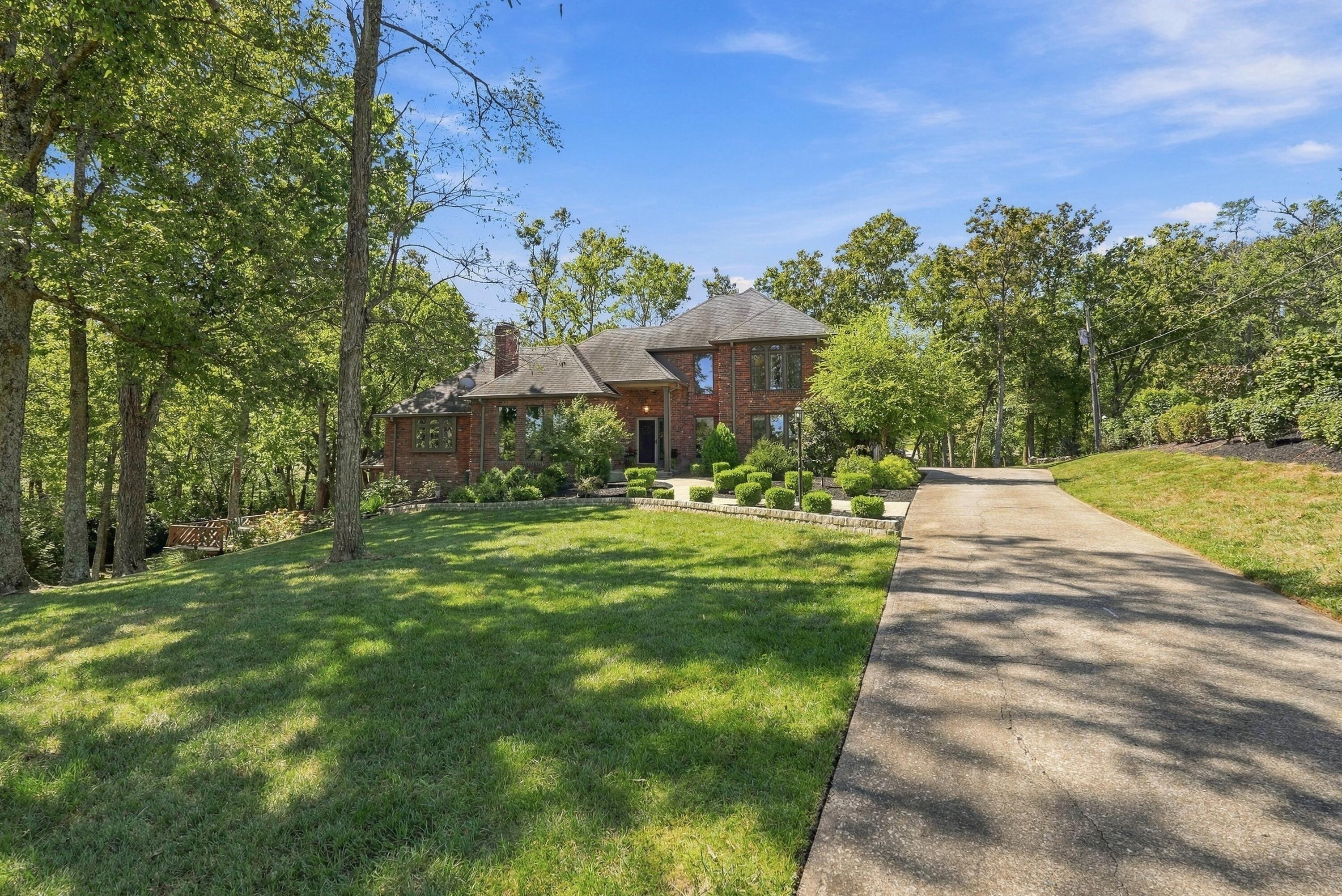 102 Dogwood Circle Property Photo 2