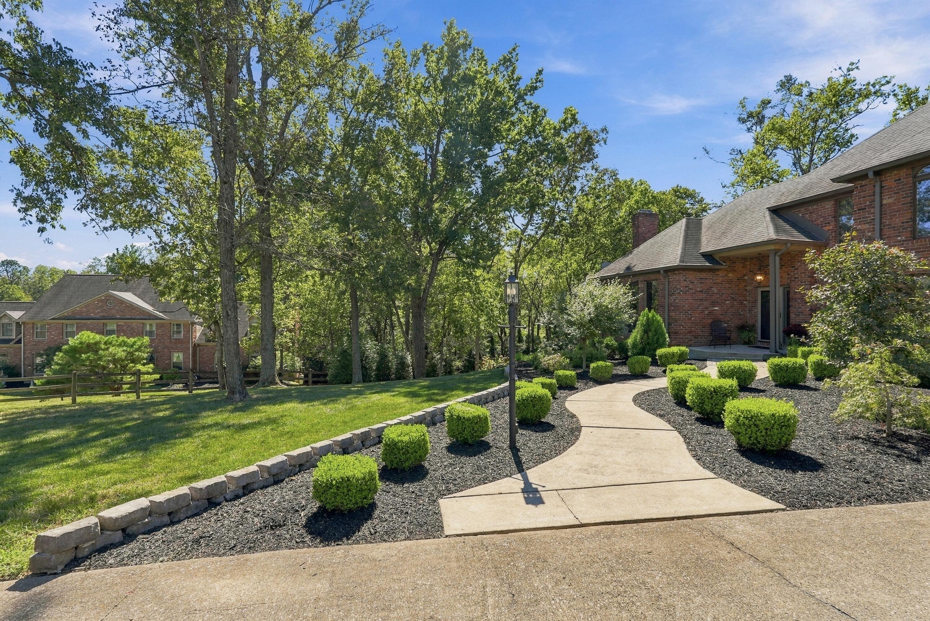 102 Dogwood Circle Property Photo 6