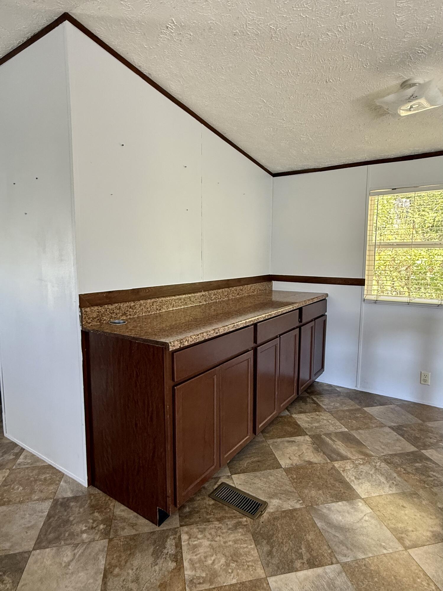 239 Howards Creek Road Property Photo 8