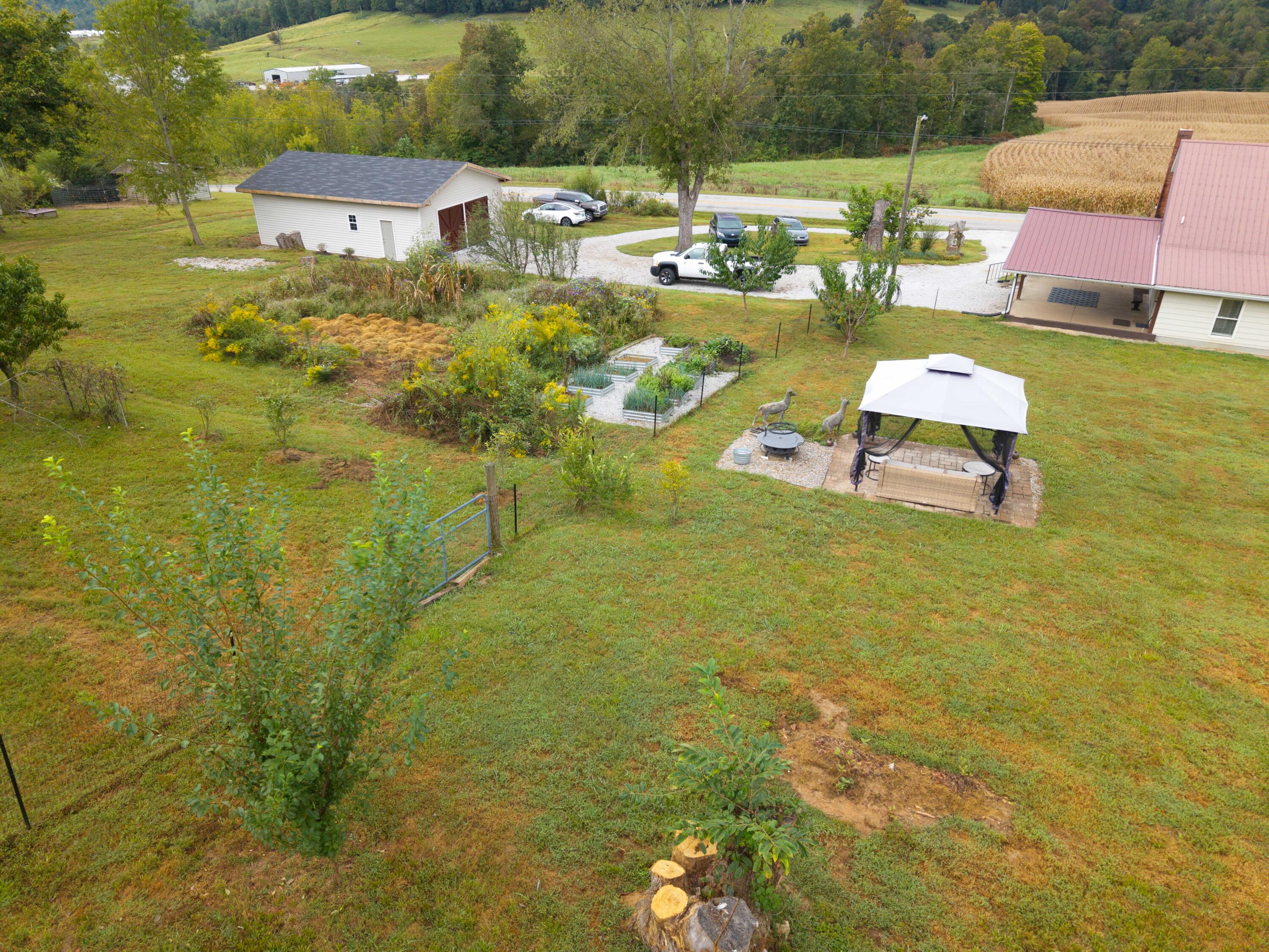 6835 Highway 167 Property Photo 2