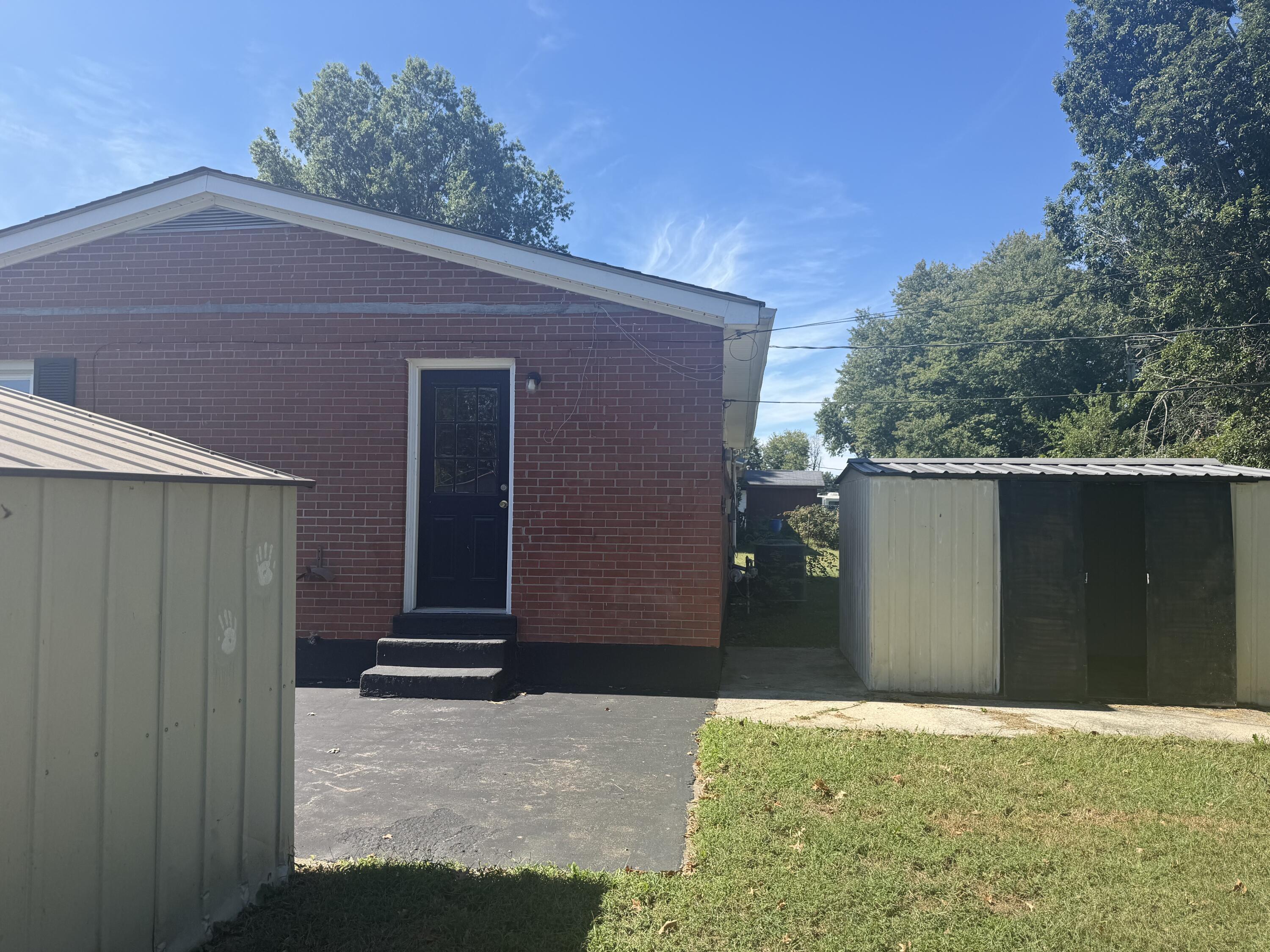 112 Woodford Avenue Property Photo 7