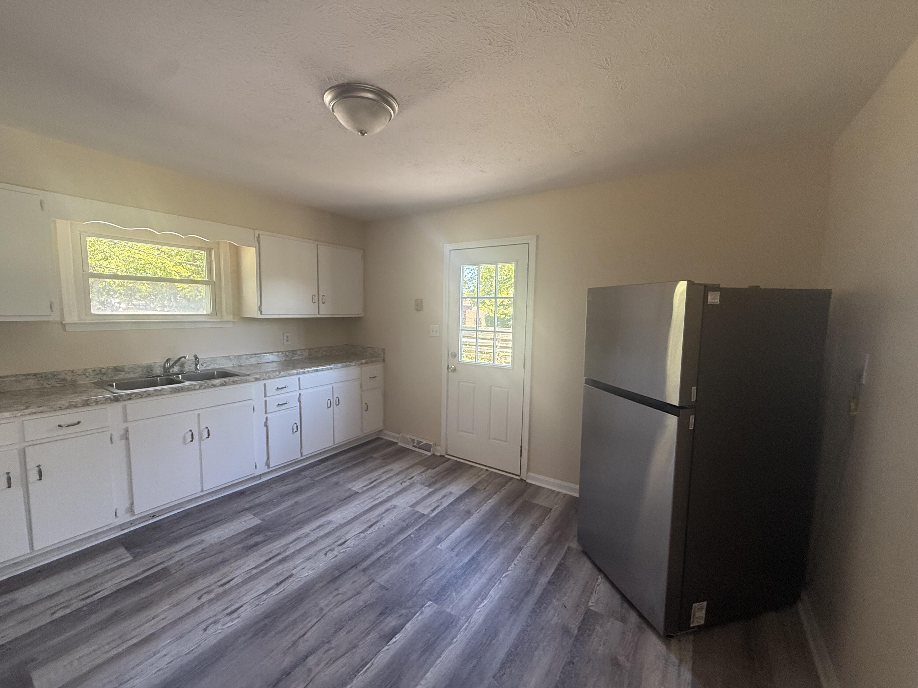 112 Woodford Avenue Property Photo 11