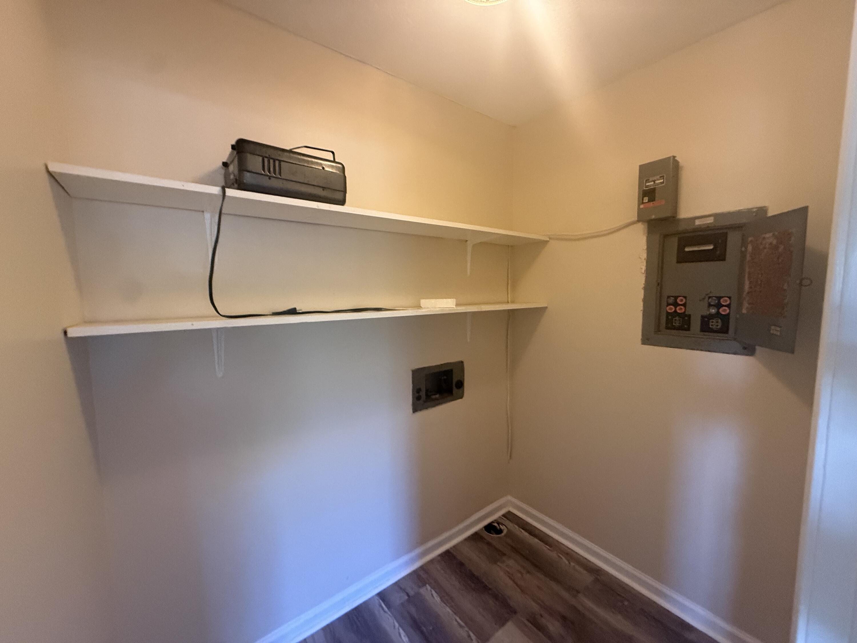 112 Woodford Avenue Property Photo 12