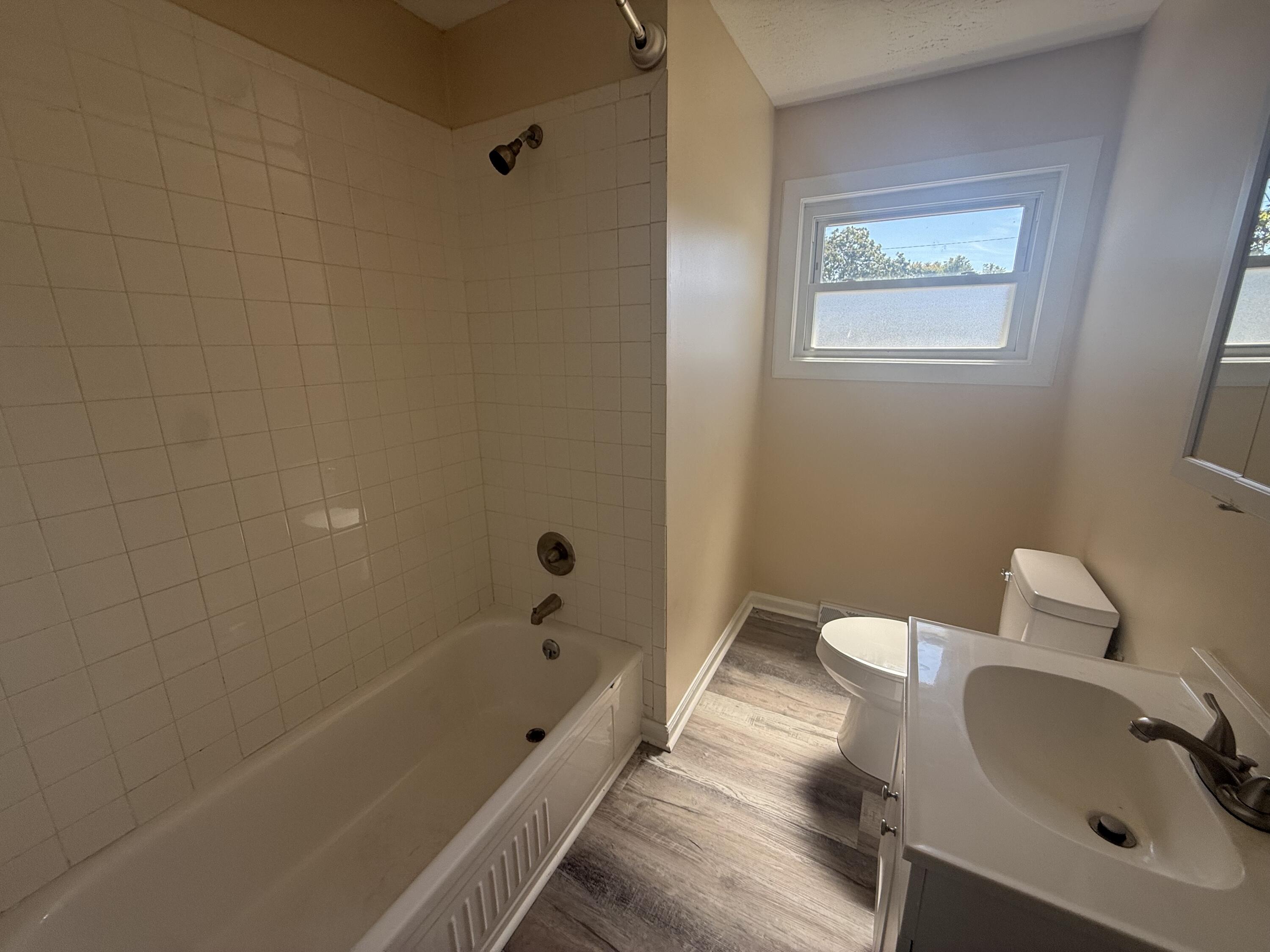 112 Woodford Avenue Property Photo 15