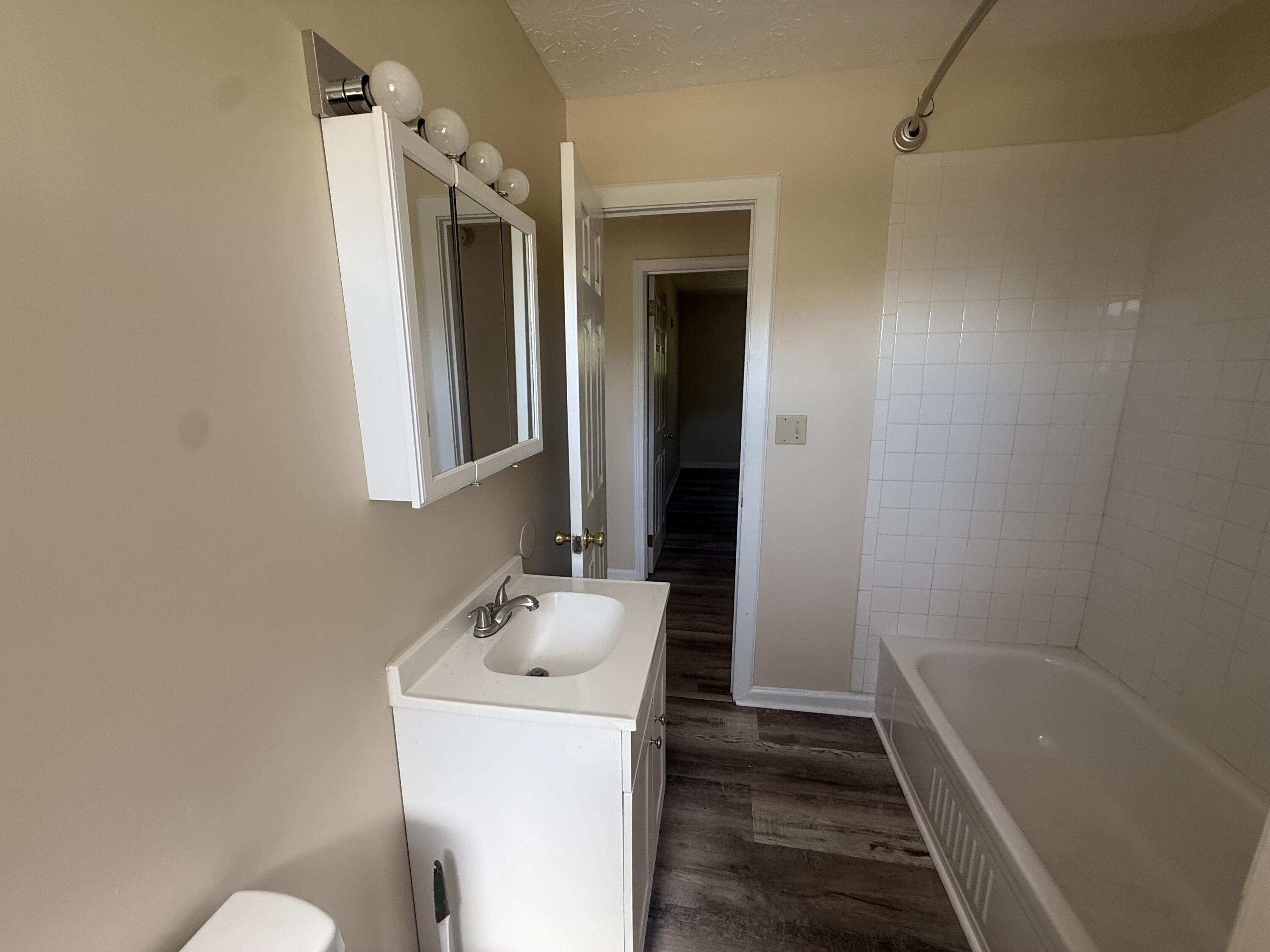 112 Woodford Avenue Property Photo 16