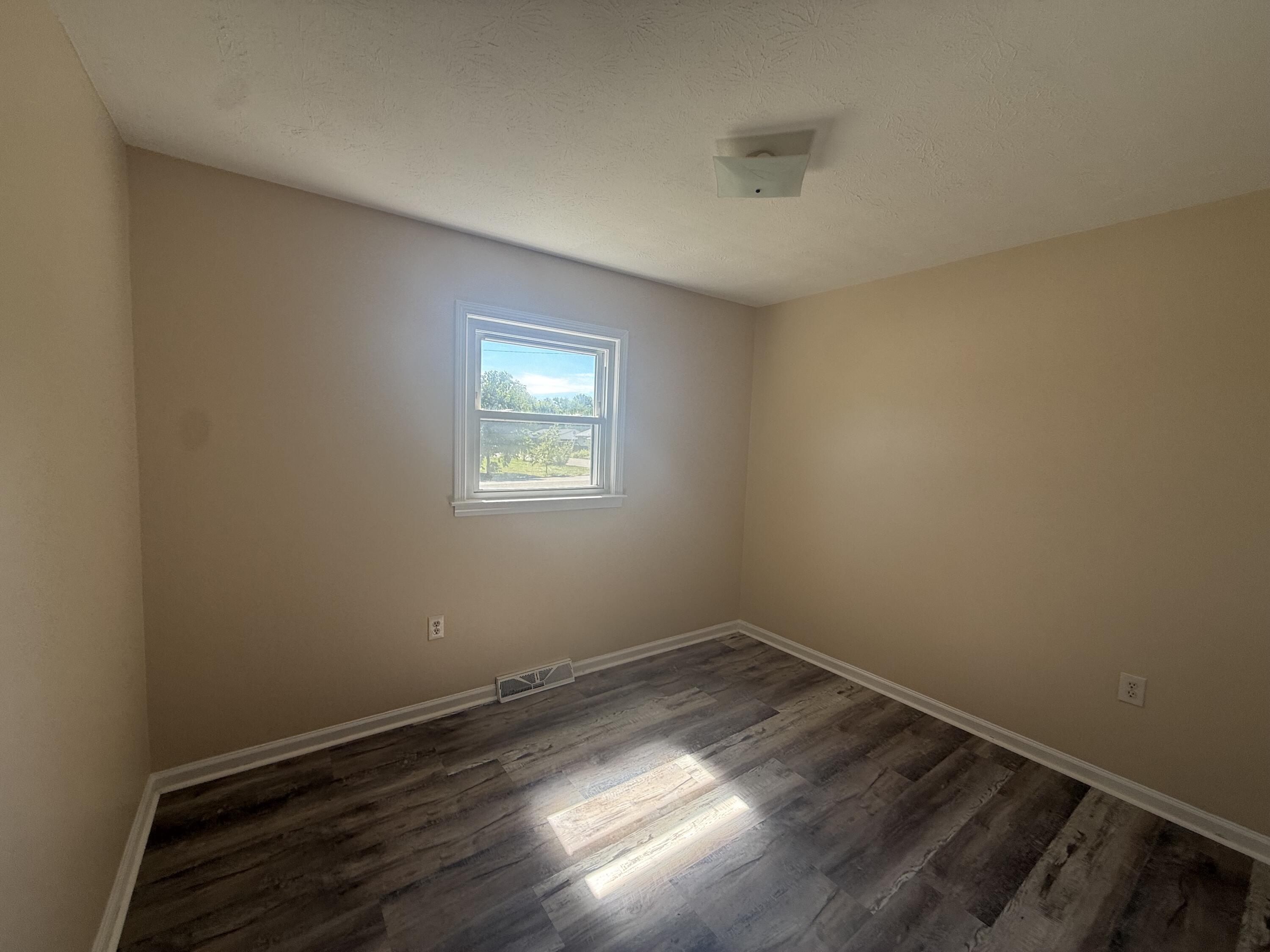 112 Woodford Avenue Property Photo 18