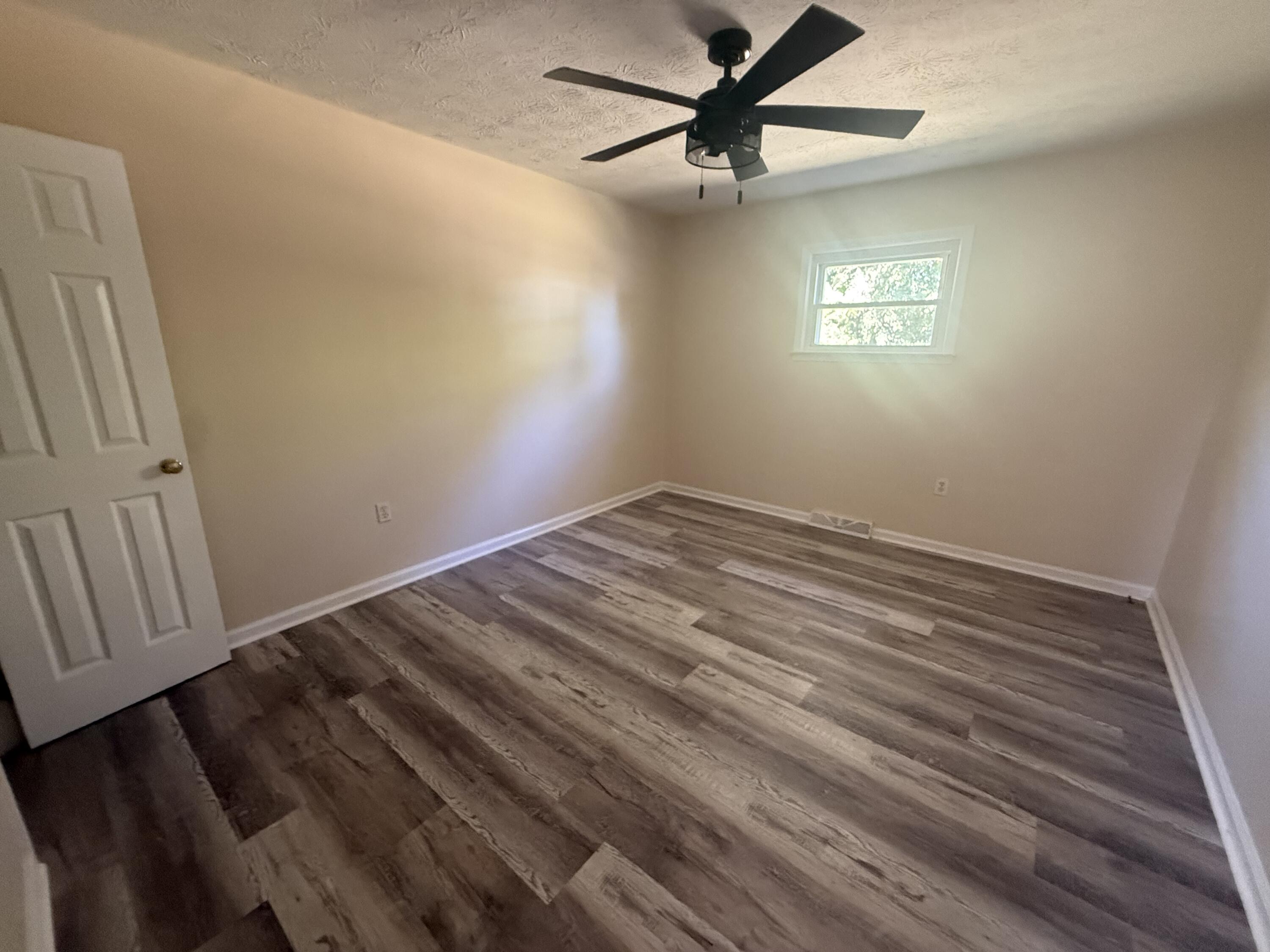 112 Woodford Avenue Property Photo 19