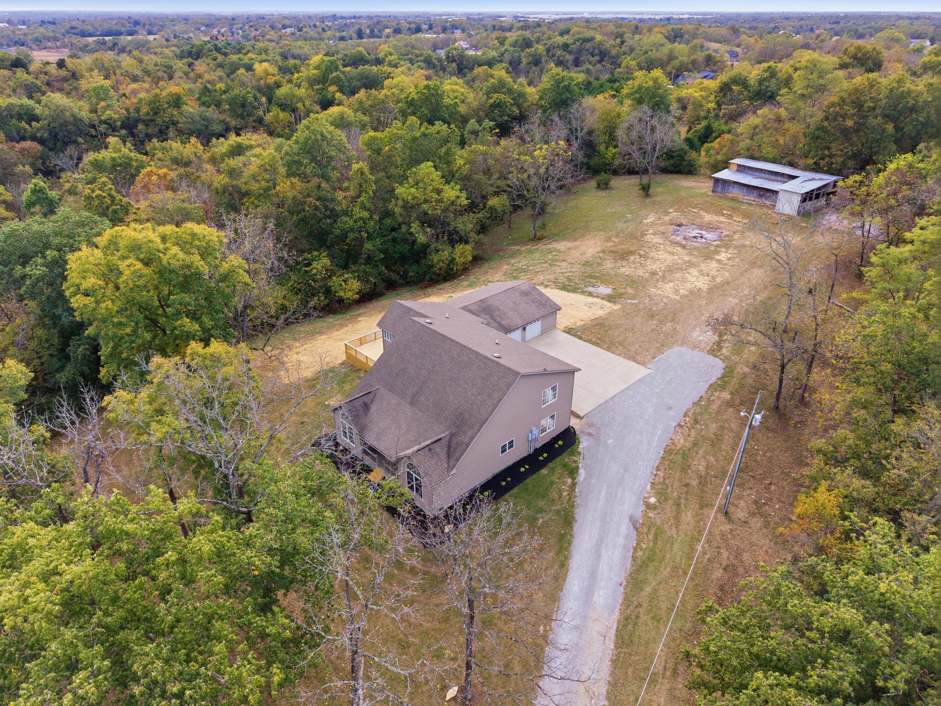 768 Gunnell Pike Property Photo 2