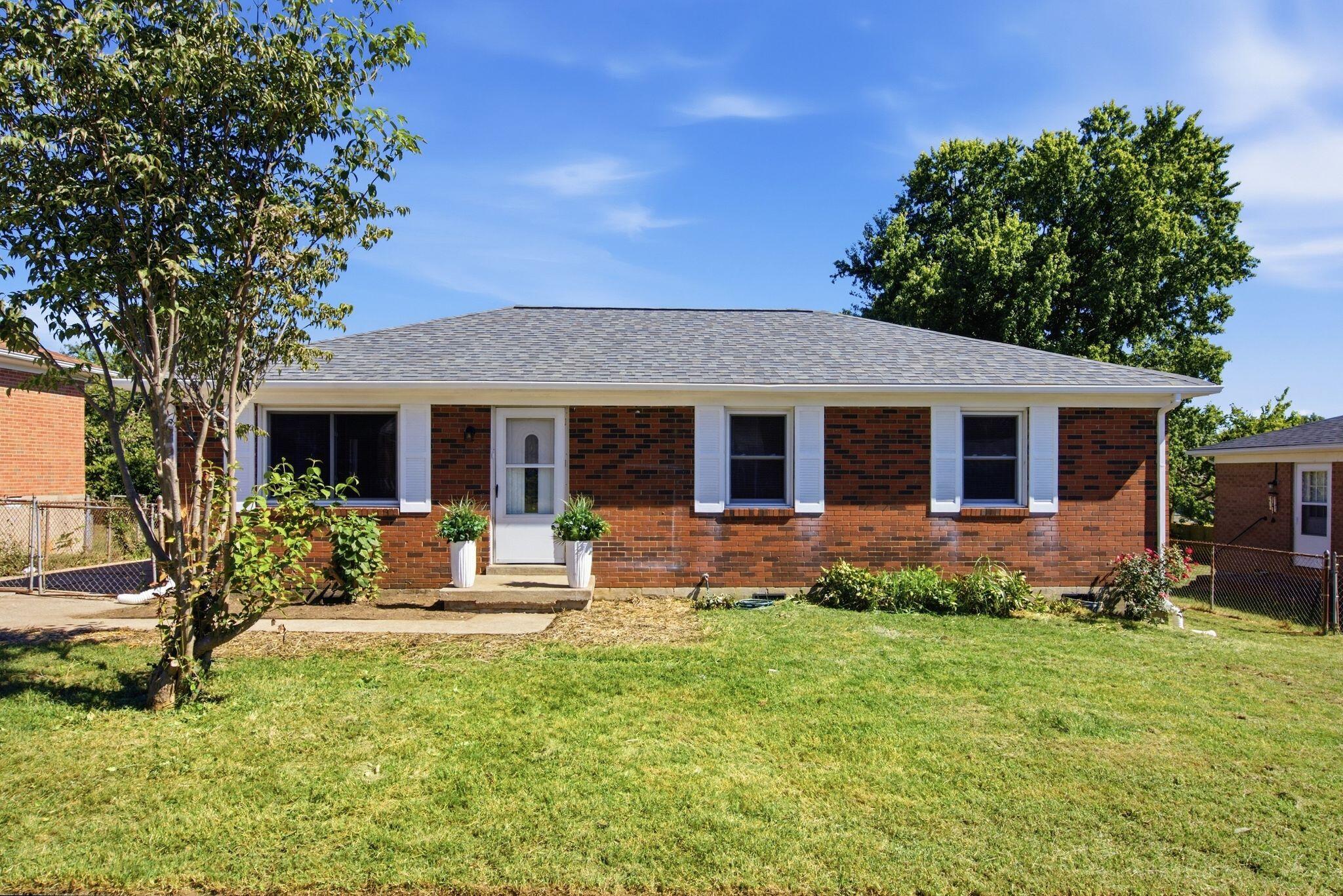 528 Foxwood Drive Property Photo 1