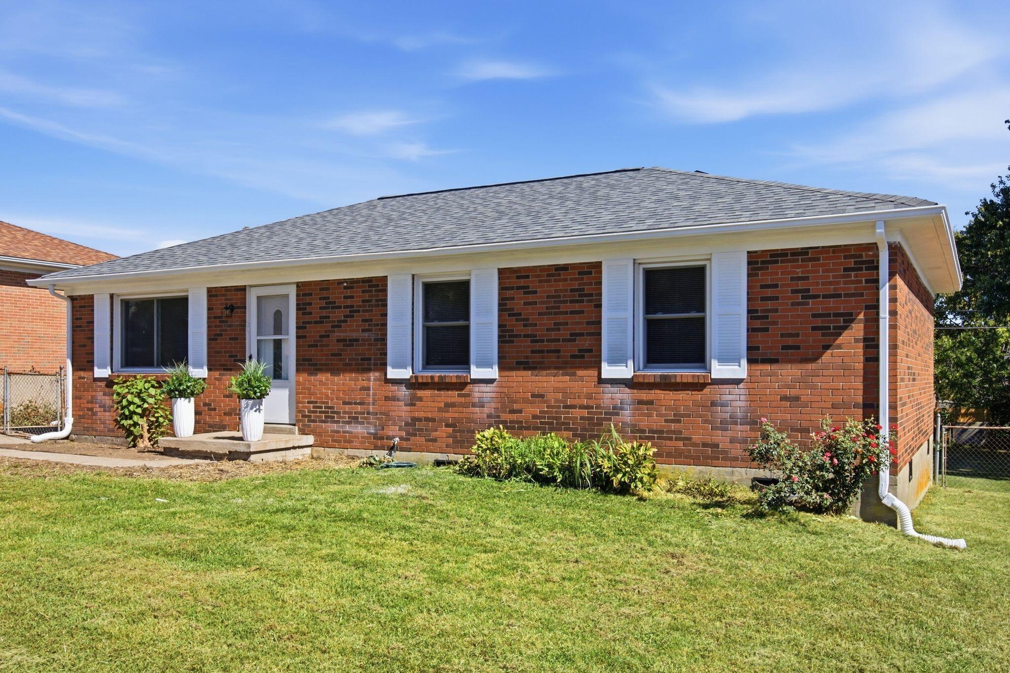 528 Foxwood Drive Property Photo 3