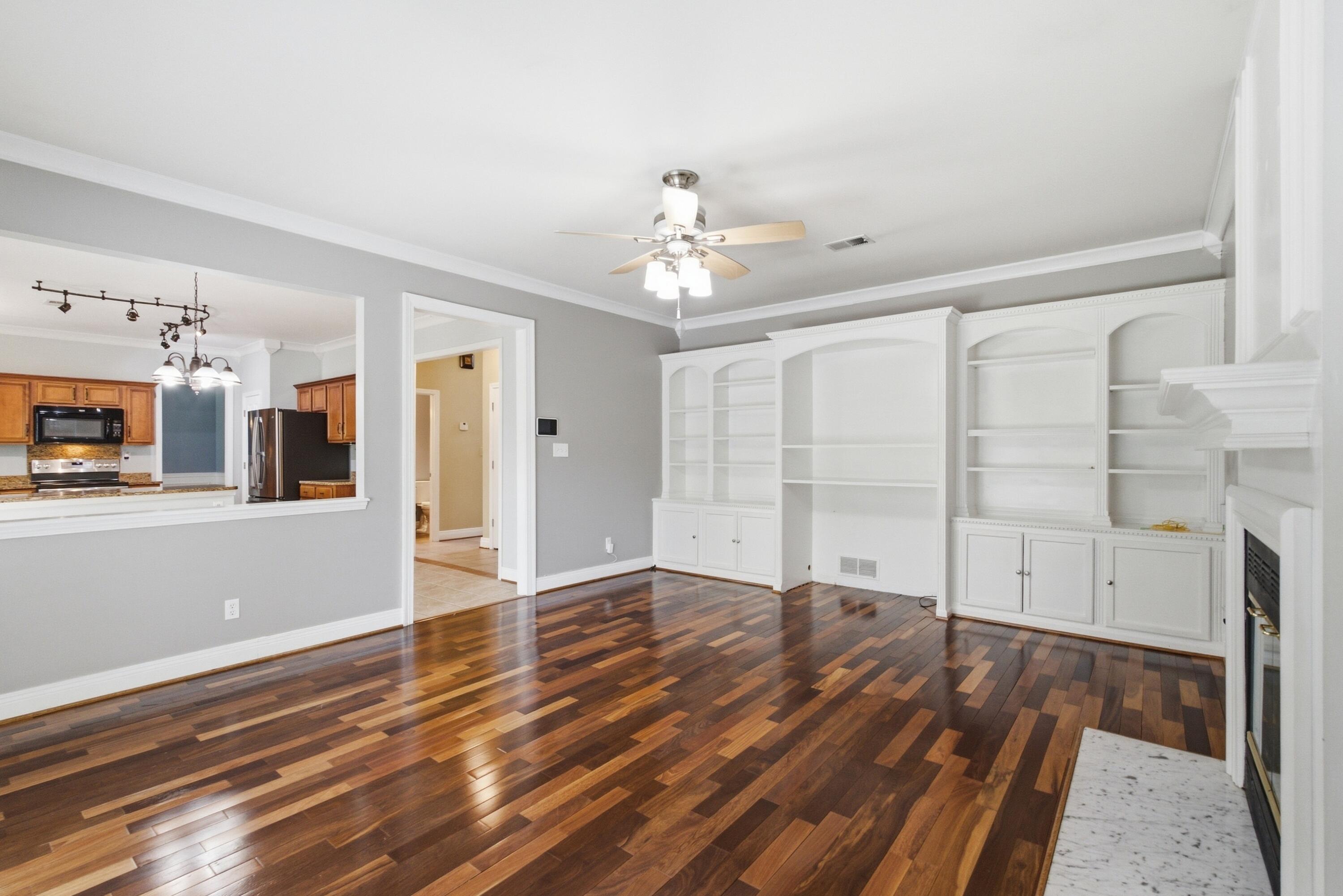 1117 Aldridge Way Property Photo 3