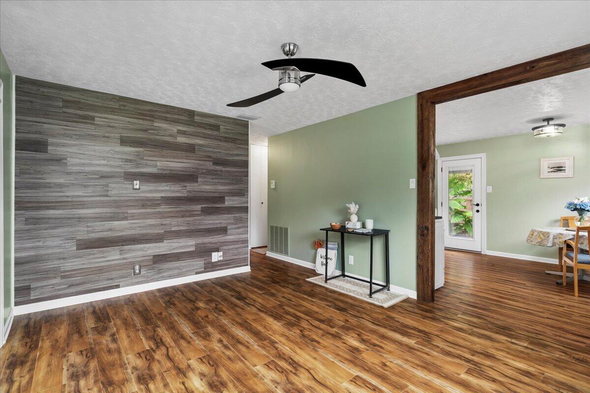 522 Parkside Drive Property Photo 9