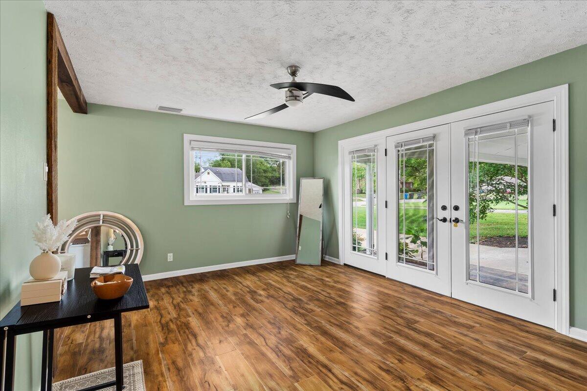 522 Parkside Drive Property Photo 11