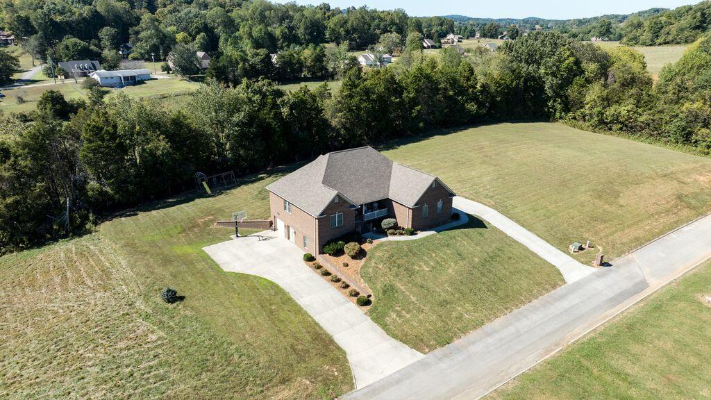 179 Walnut Ridge Drive Property Photo 3