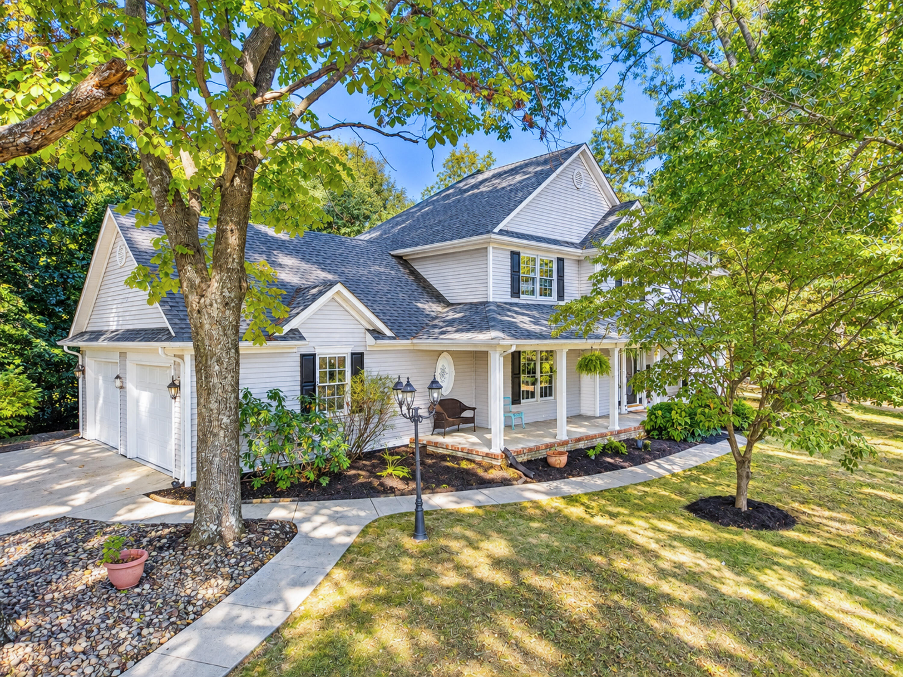 451 Woodside Drive Property Photo 4