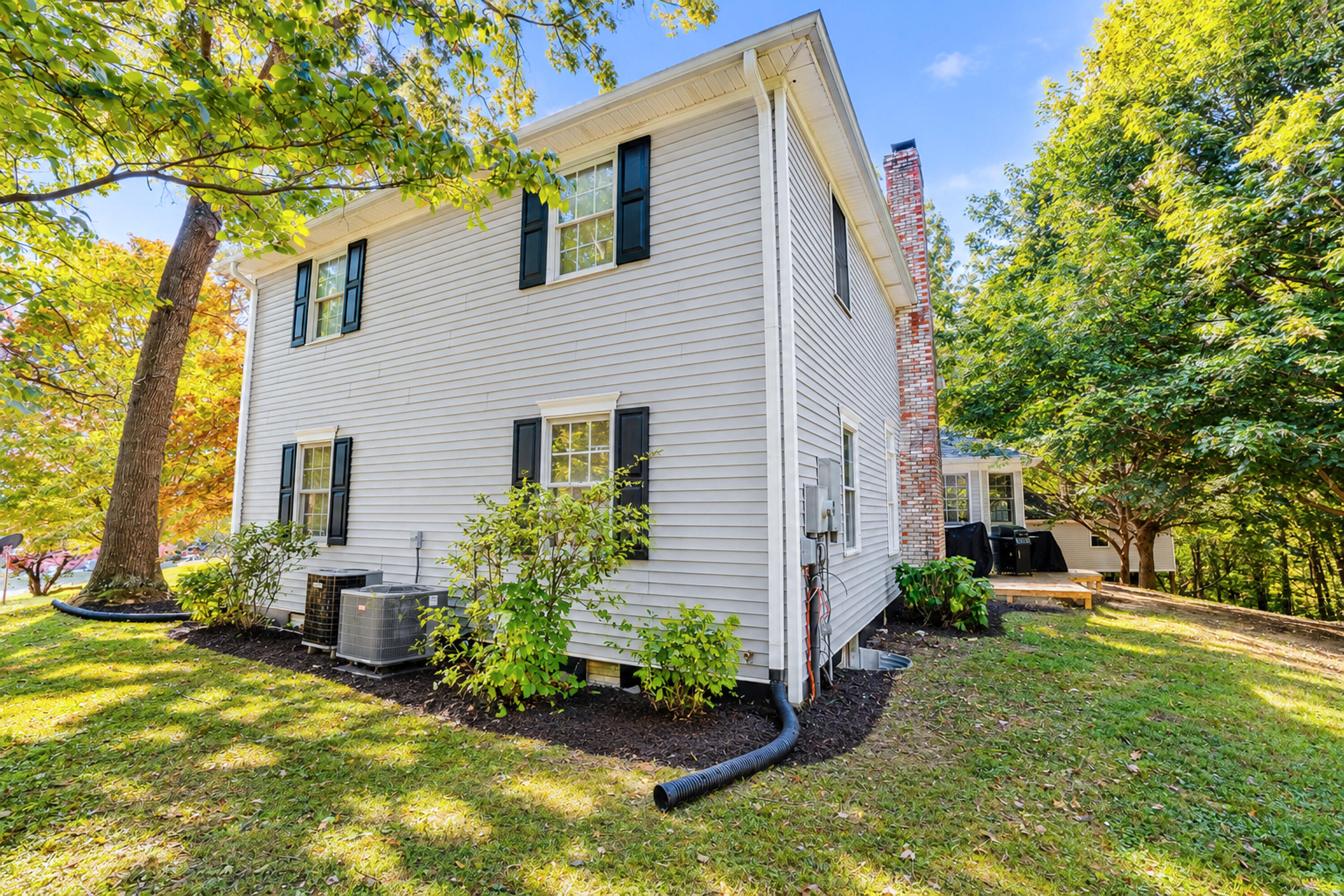 451 Woodside Drive Property Photo 9