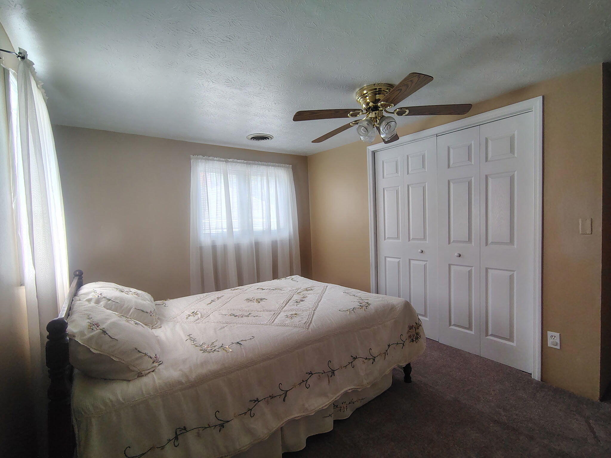 385 E Main Street Property Photo 18
