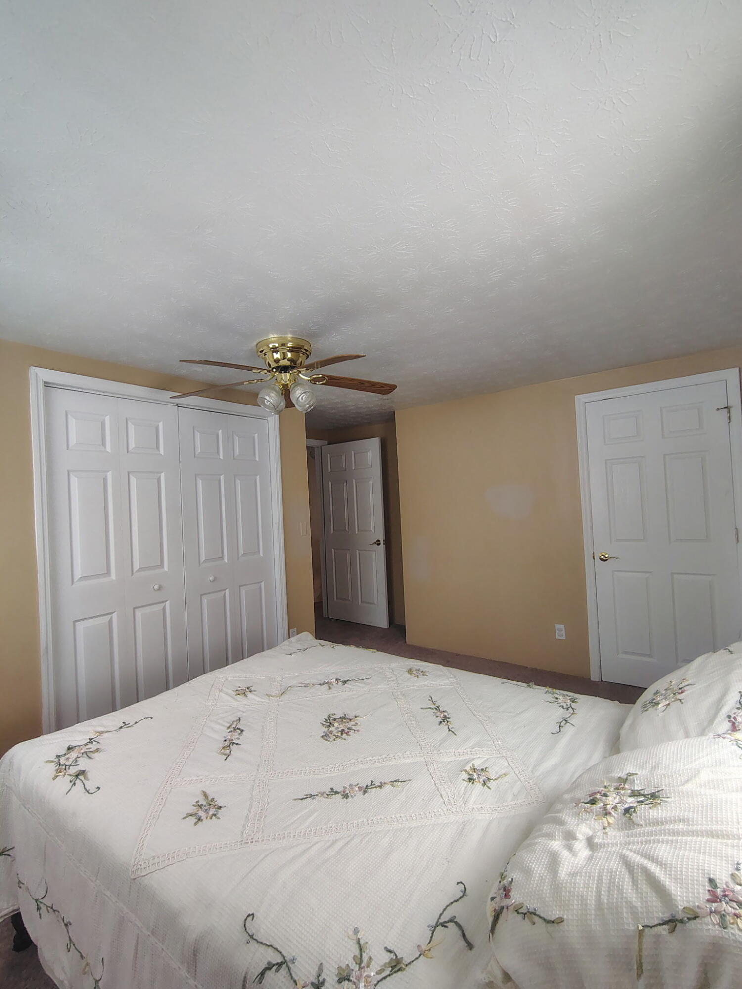 385 E Main Street Property Photo 25