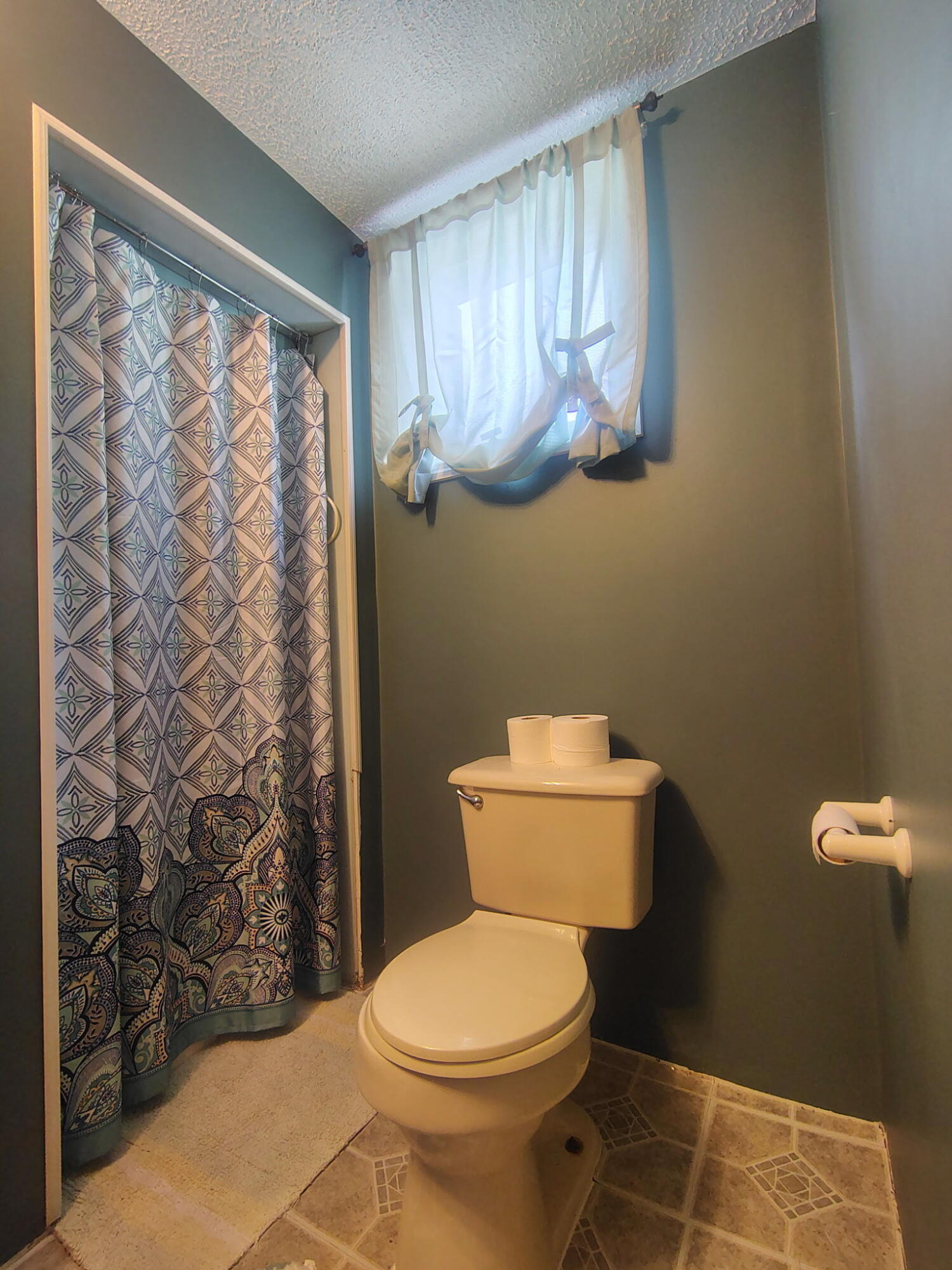 385 E Main Street Property Photo 27